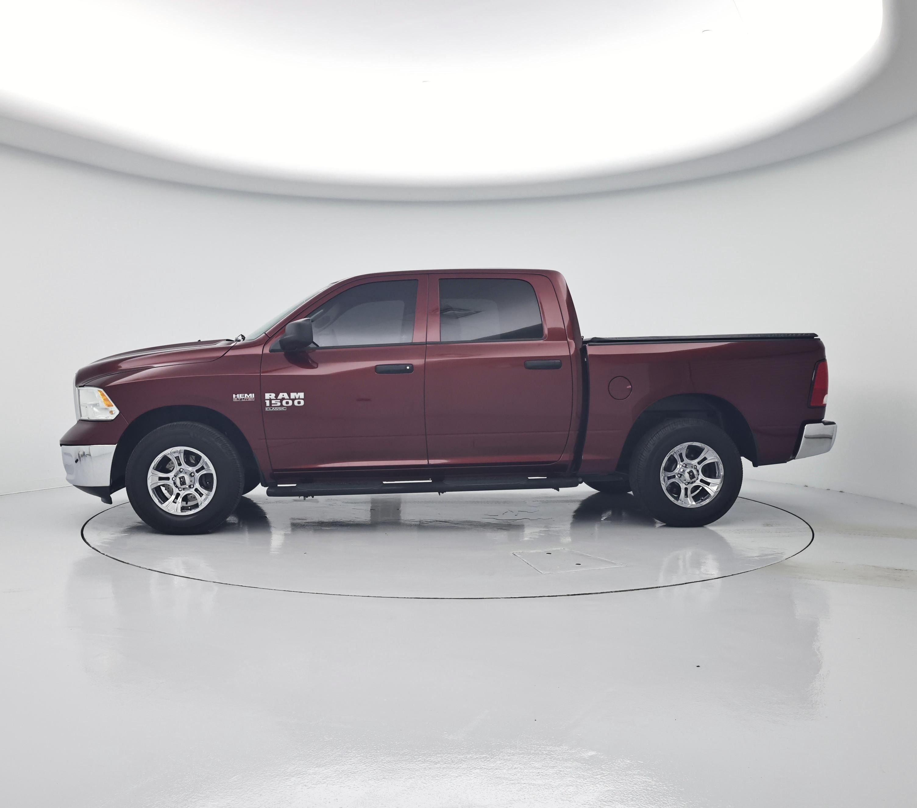 Thumbnail: 2020 RAM 1500 Classic - 3