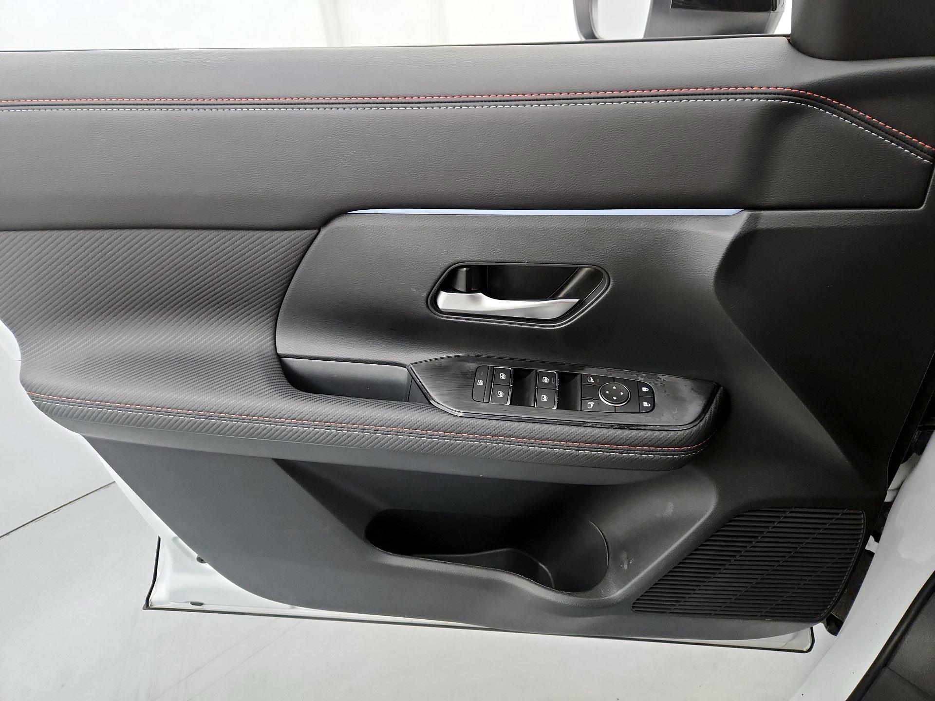 Thumbnail: 2025 Nissan Kicks - 12