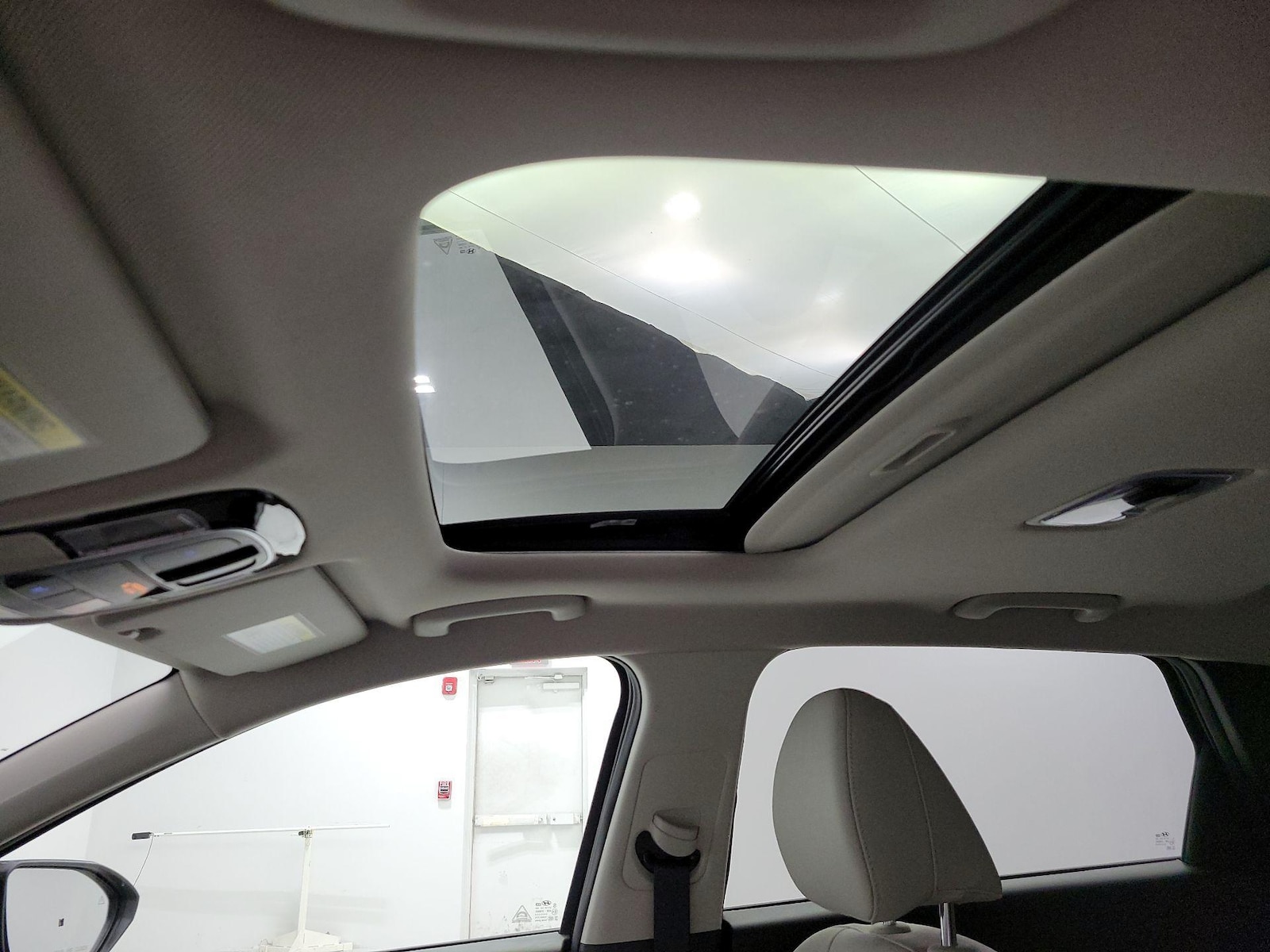Sunroof(s) & Overhead Airbags