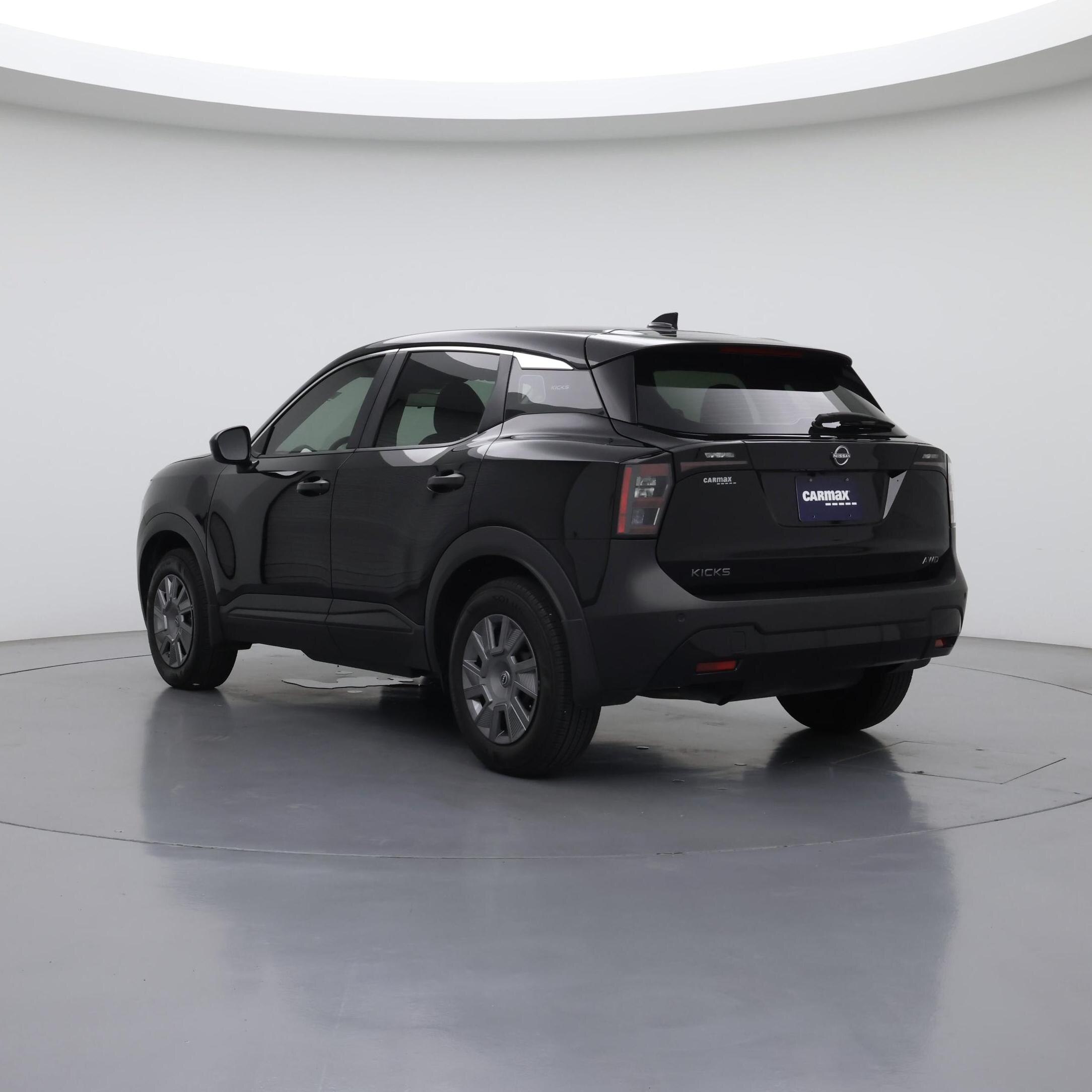 Thumbnail: 2025 Nissan Kicks - 2