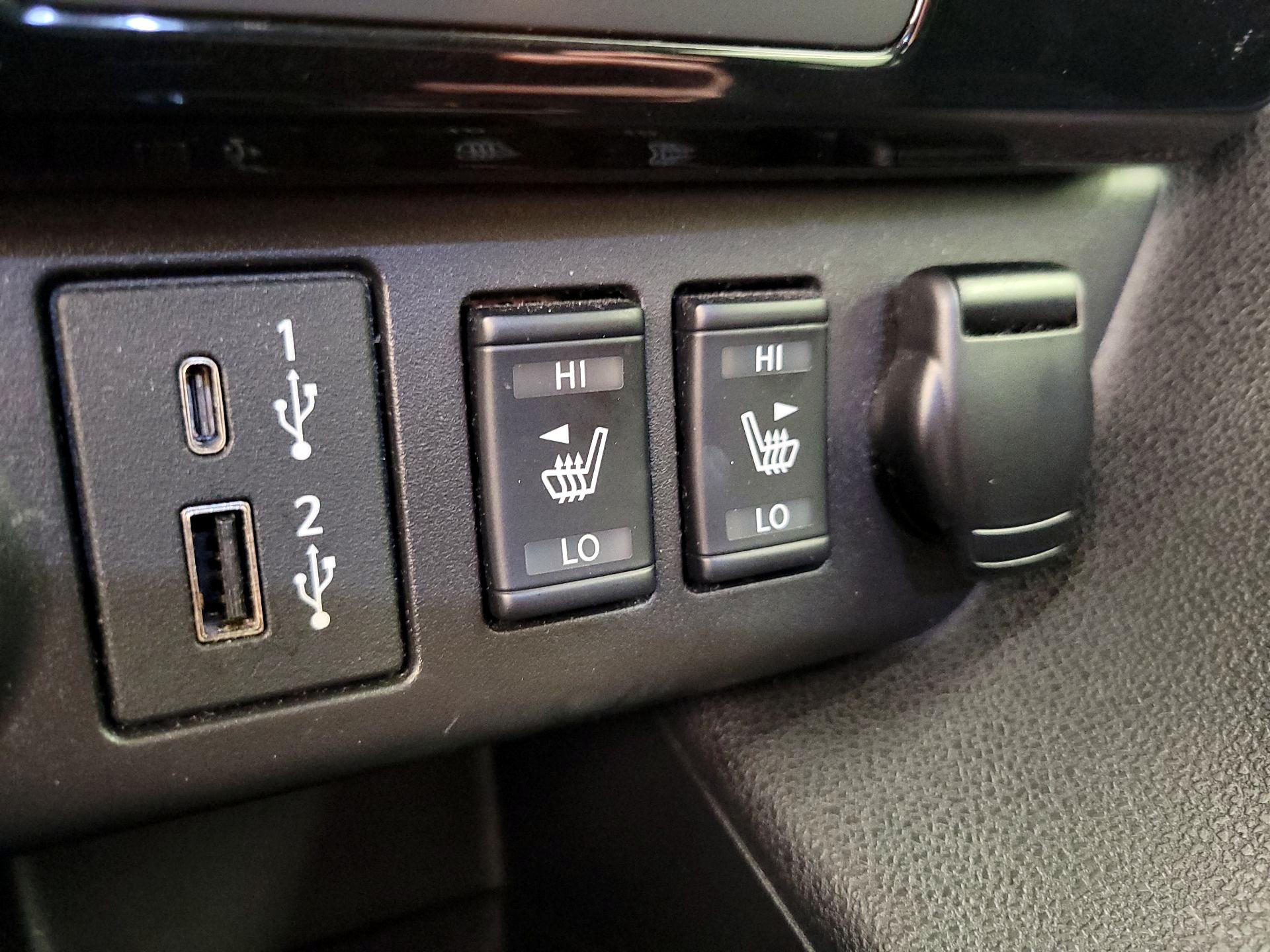 Thumbnail: 2024 Nissan Leaf - 18