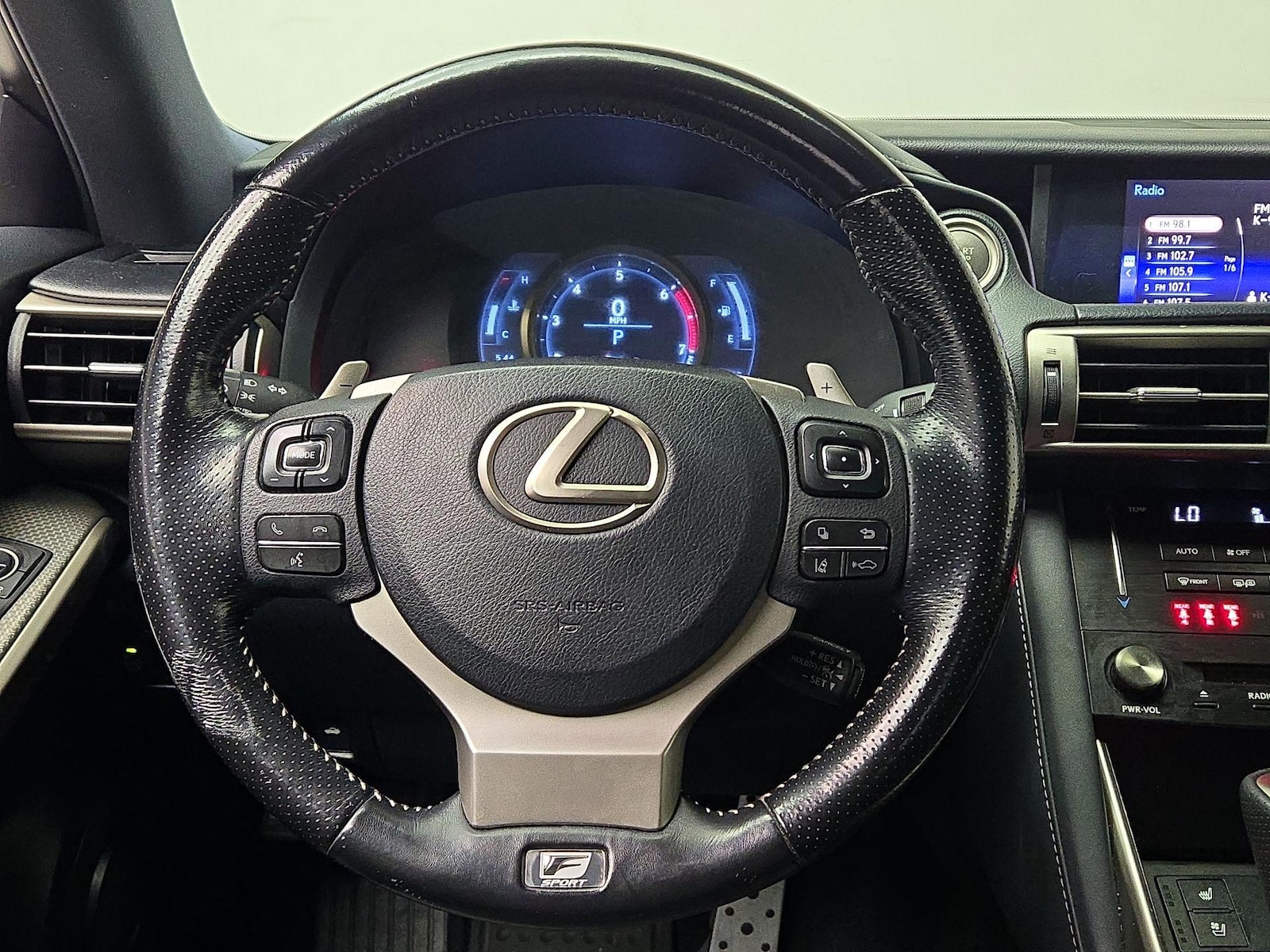 2017 Lexus IS 200t - Photo 11