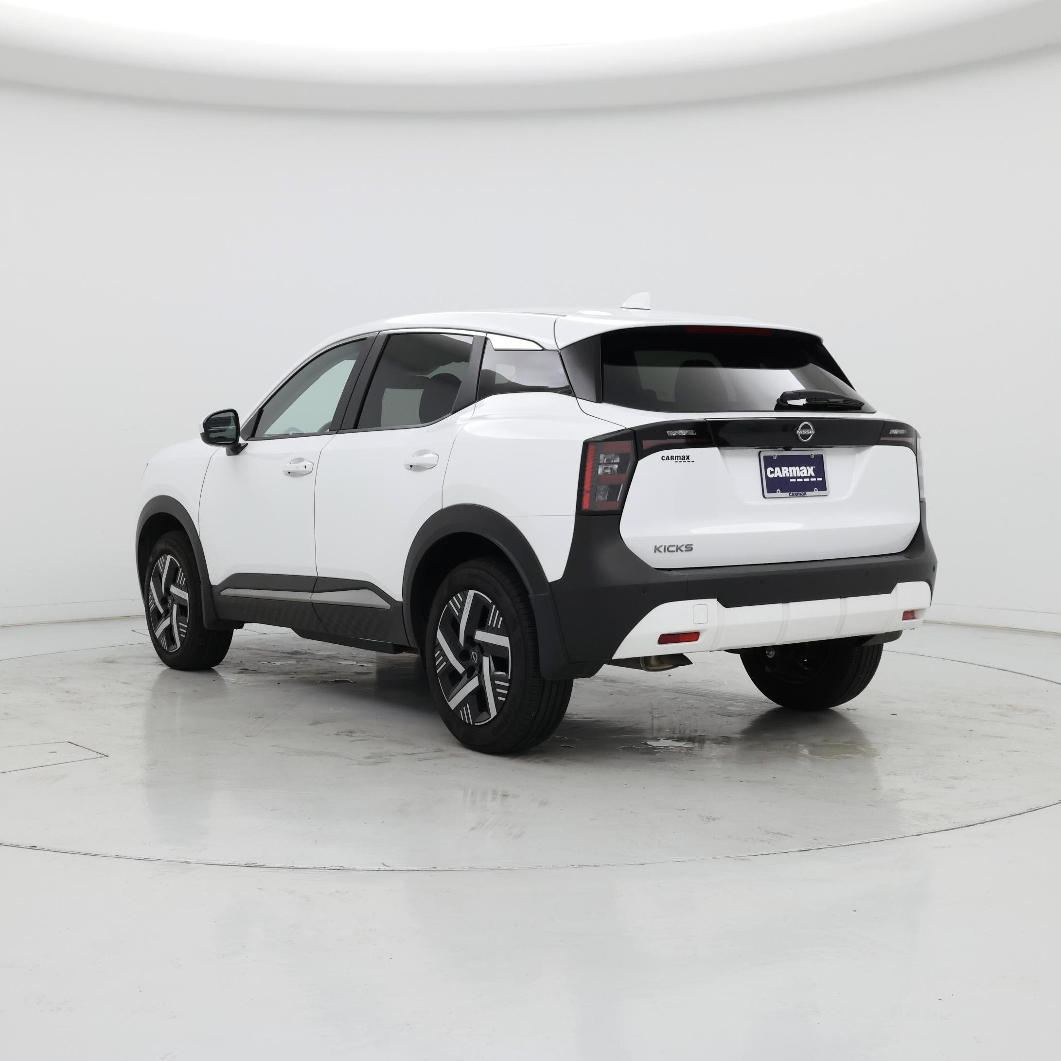 Thumbnail: 2025 Nissan Kicks - 2