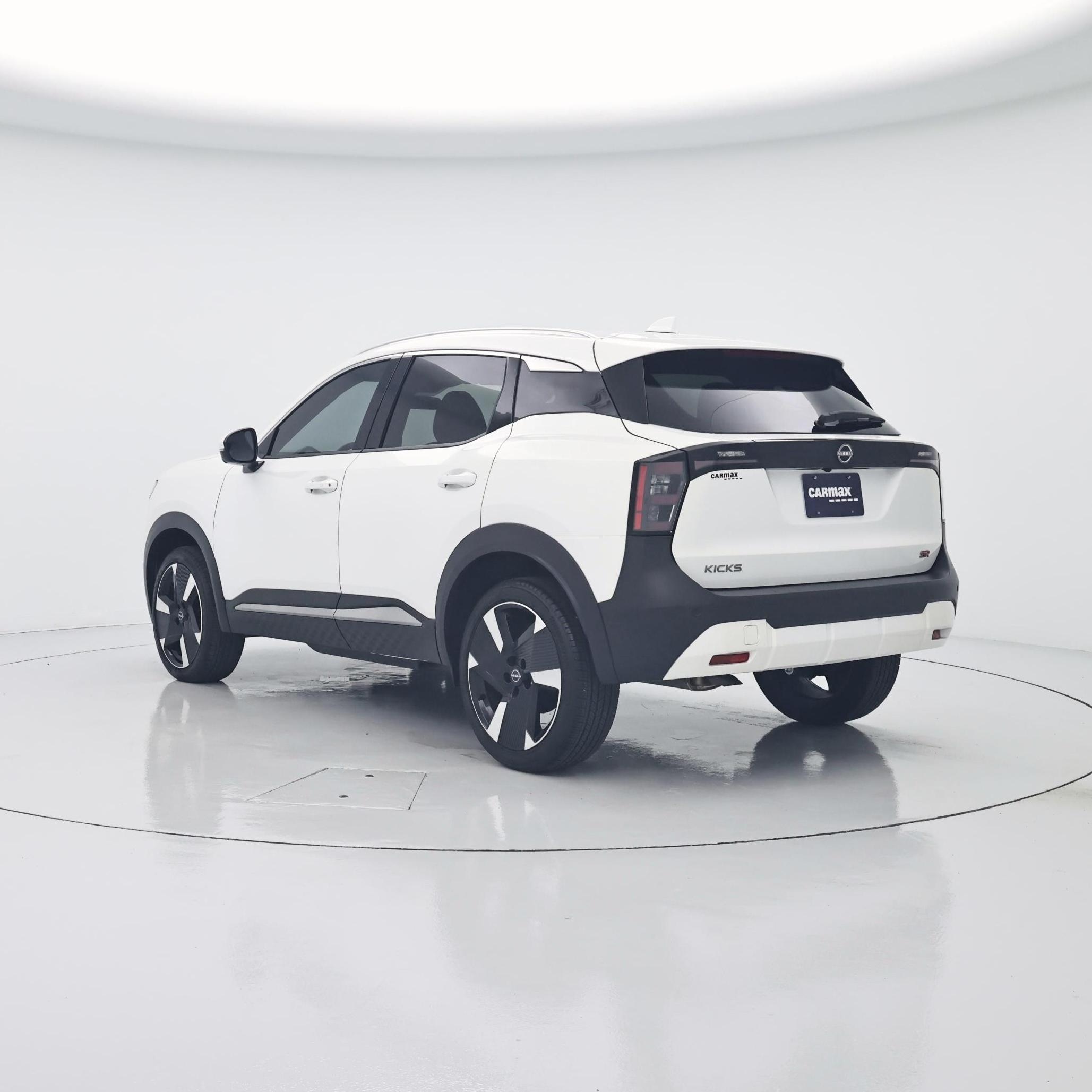 Thumbnail: 2025 Nissan Kicks - 2
