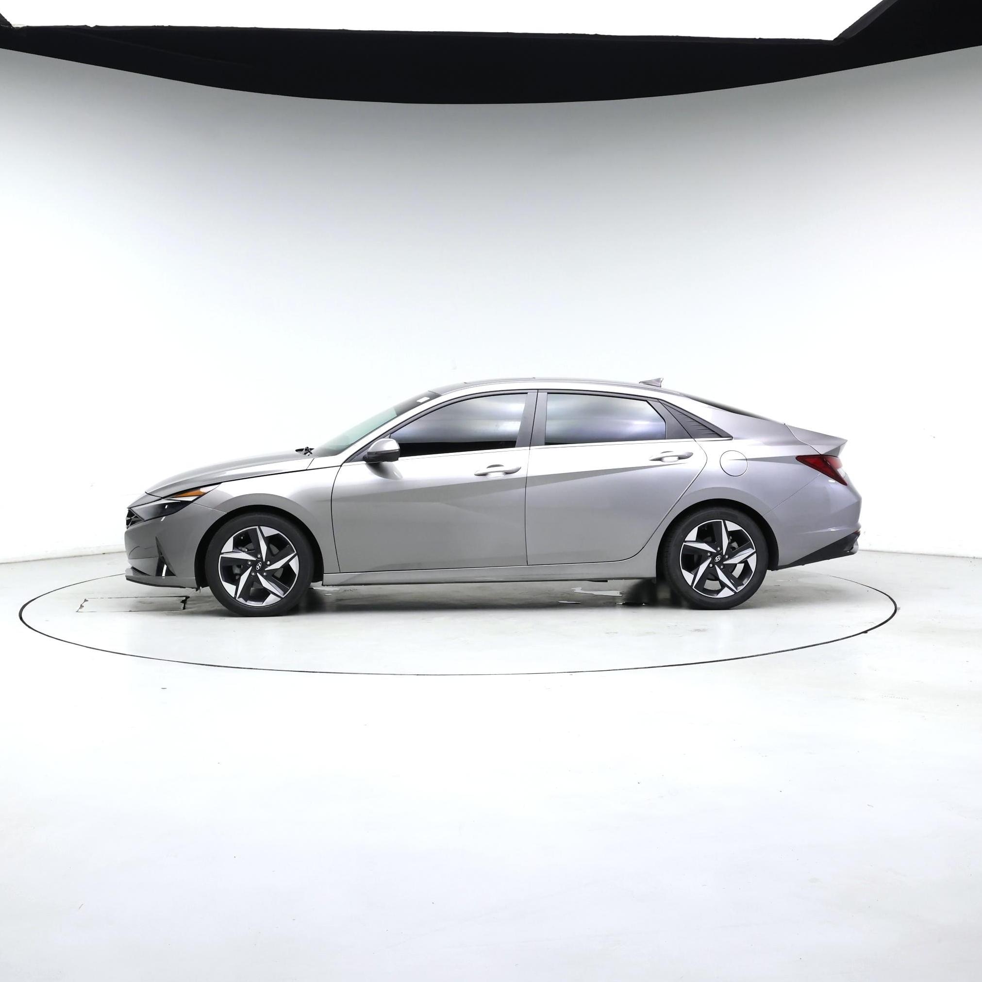 Thumbnail: 2023 Hyundai Elantra - 3