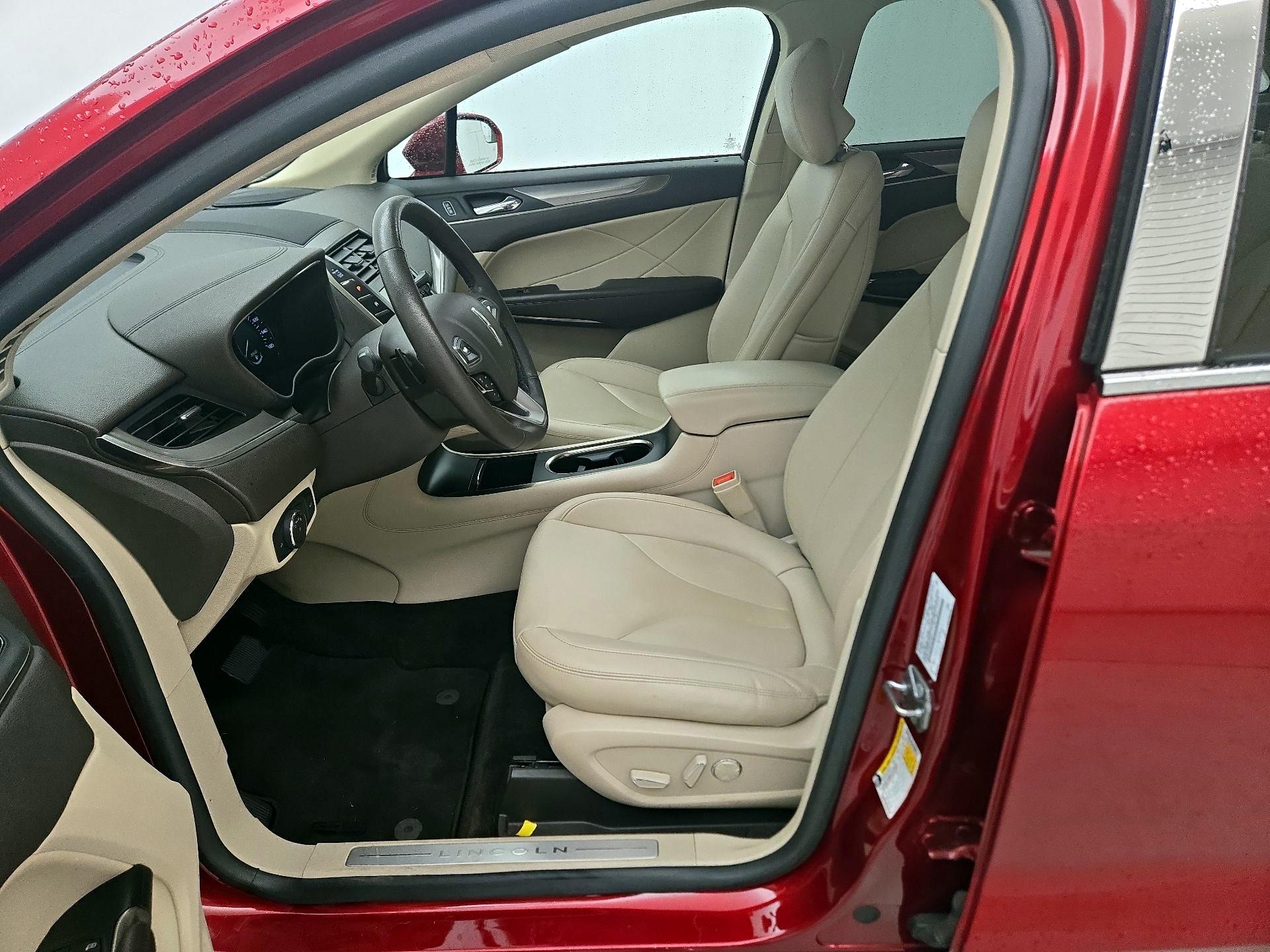 Thumbnail: 2018 Lincoln MKC - 11