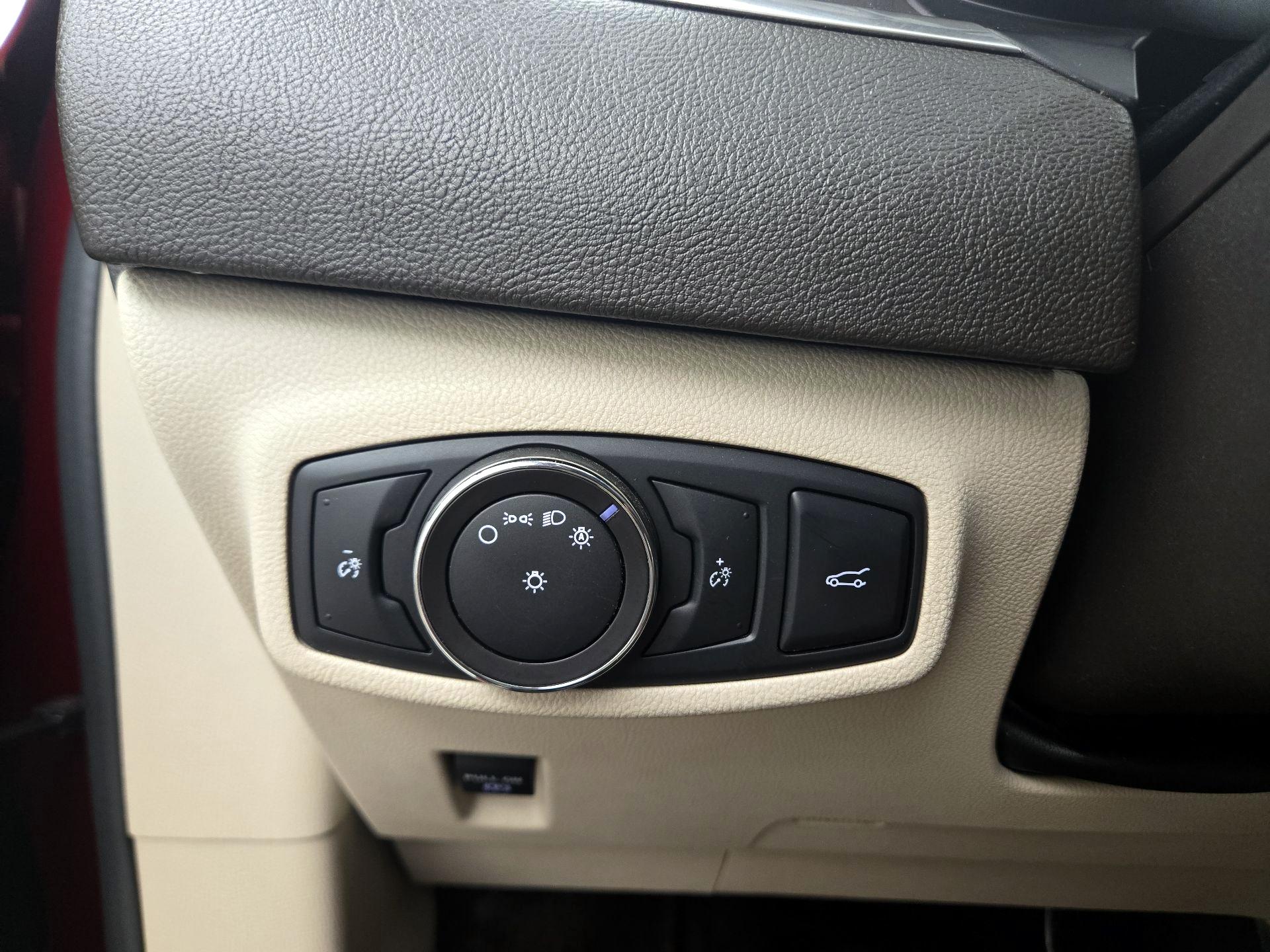 Thumbnail: 2018 Lincoln MKC - 13