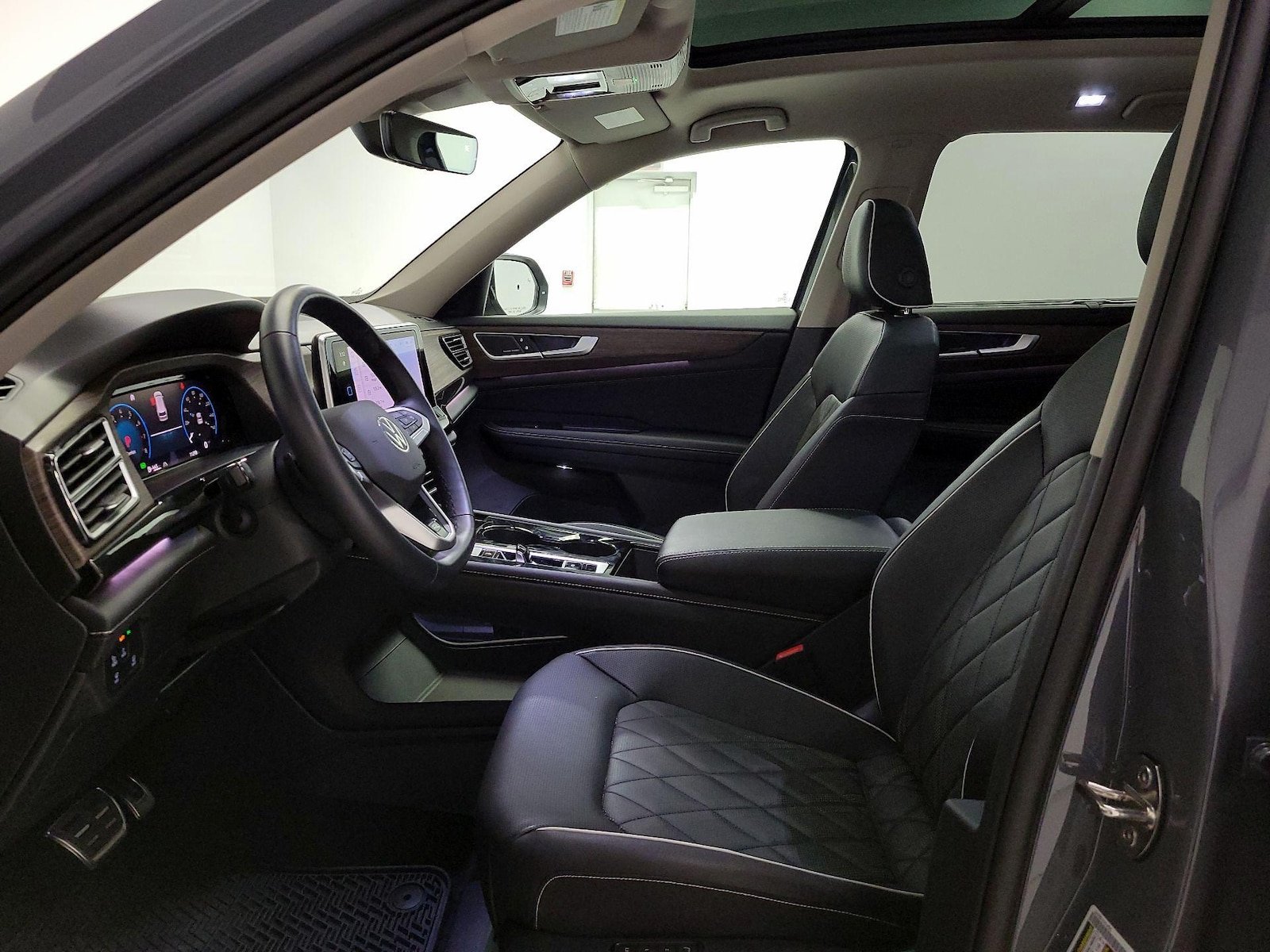2026 Volkswagen Atlas SEL Premium R-Line - Photo 12