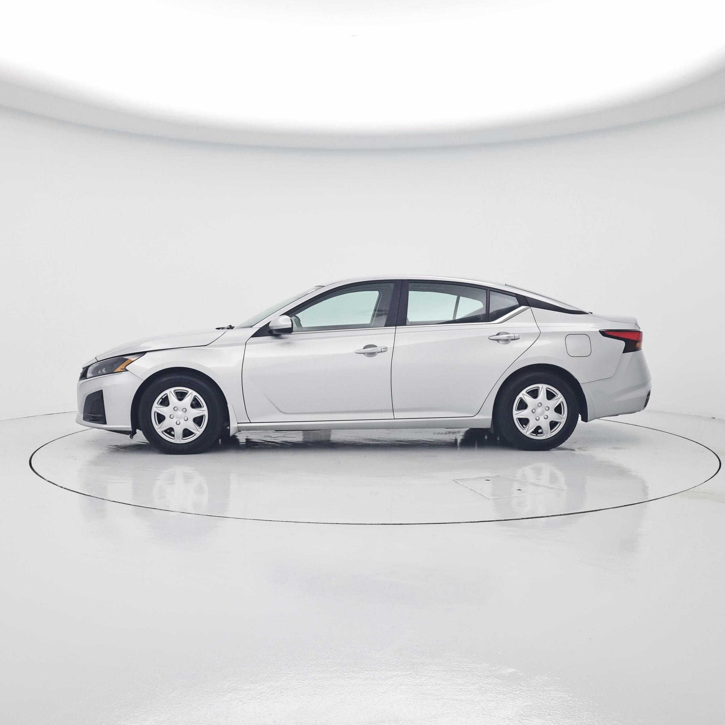 Thumbnail: 2023 Nissan Altima - 3