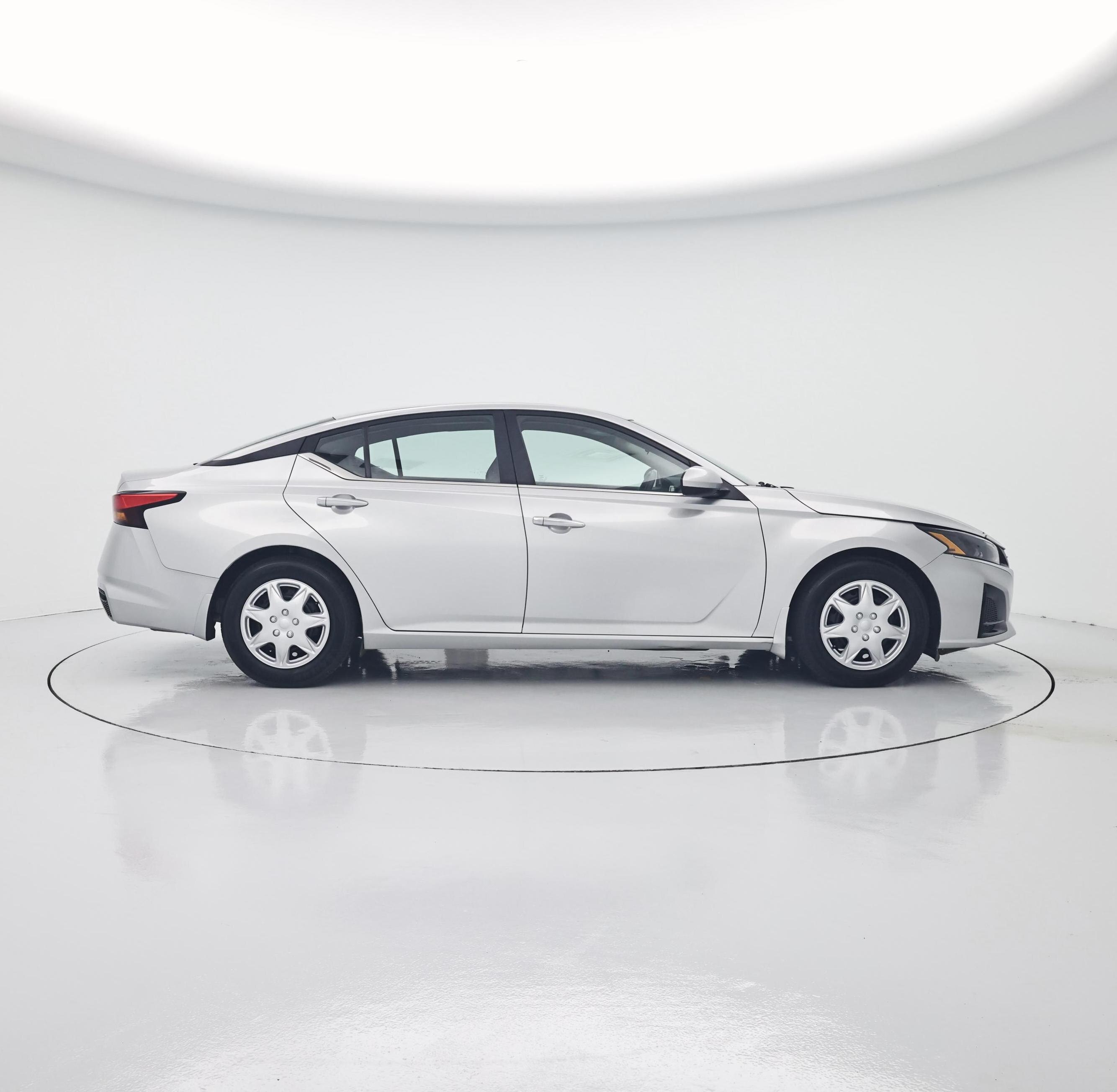Thumbnail: 2023 Nissan Altima - 7