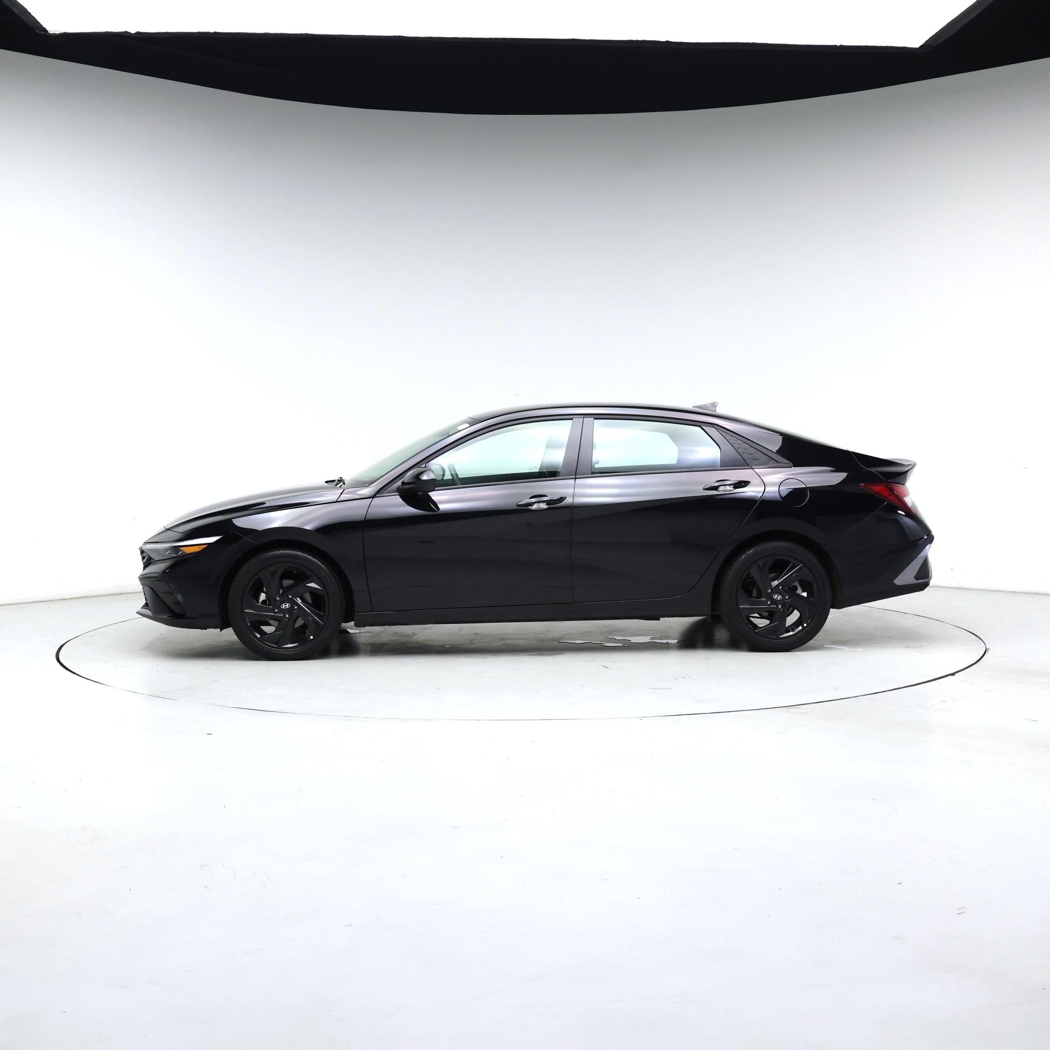 Thumbnail: 2026 Hyundai Elantra - 3