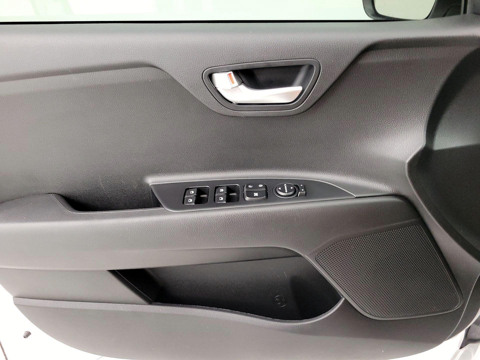 Thumbnail: 2023 Kia Rio - 12