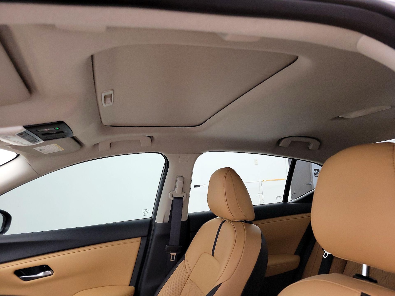 Sunroof(s) & Overhead Airbags
