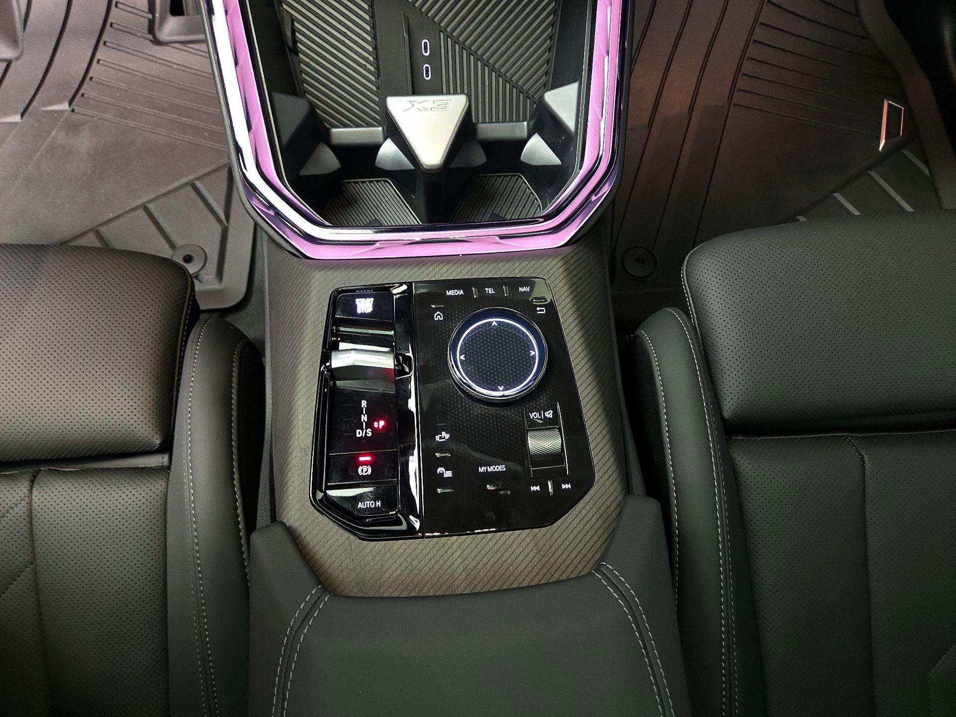 Thumbnail: 2026 BMW X3 - 16