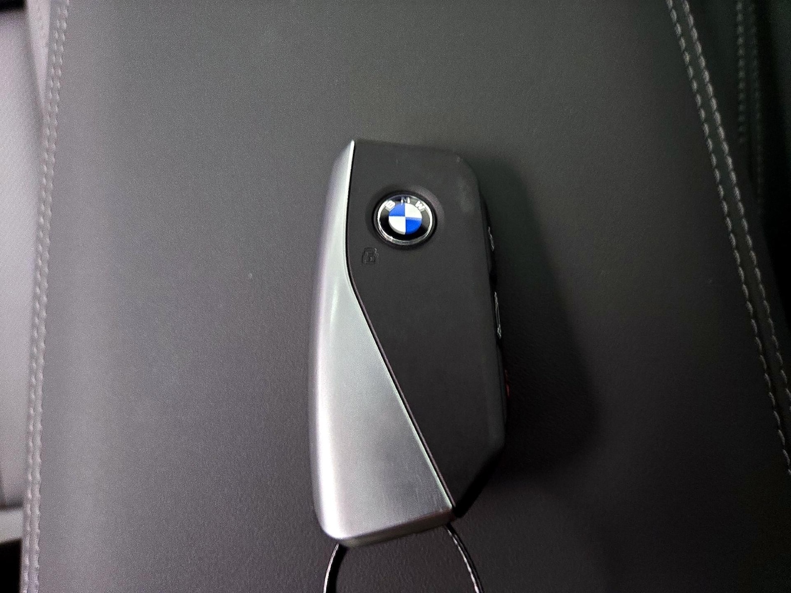 2026 BMW X3 30 - Photo 23