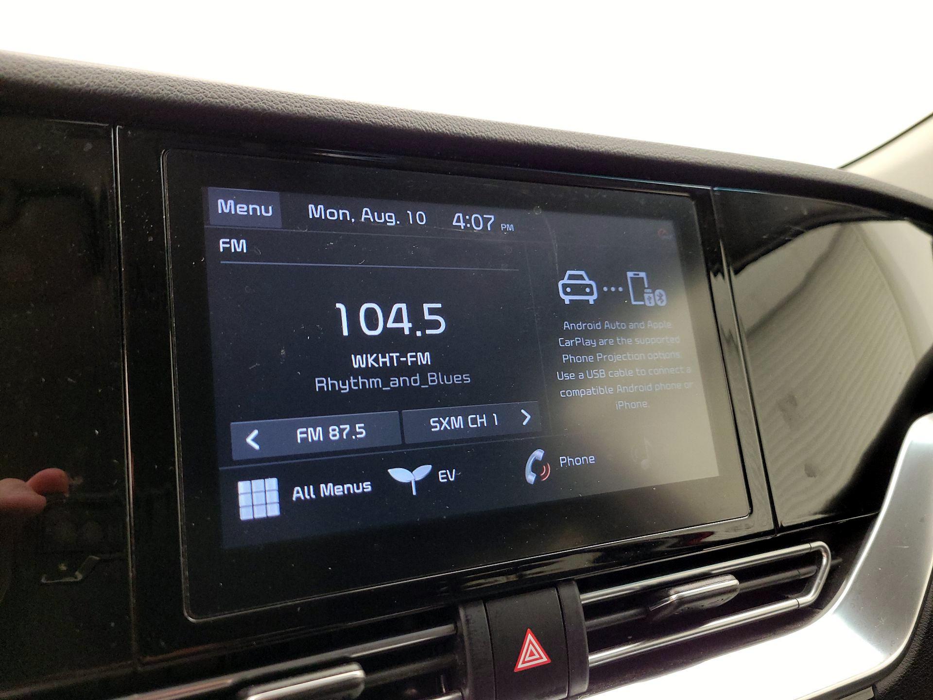 Thumbnail: 2020 Kia Niro - 15