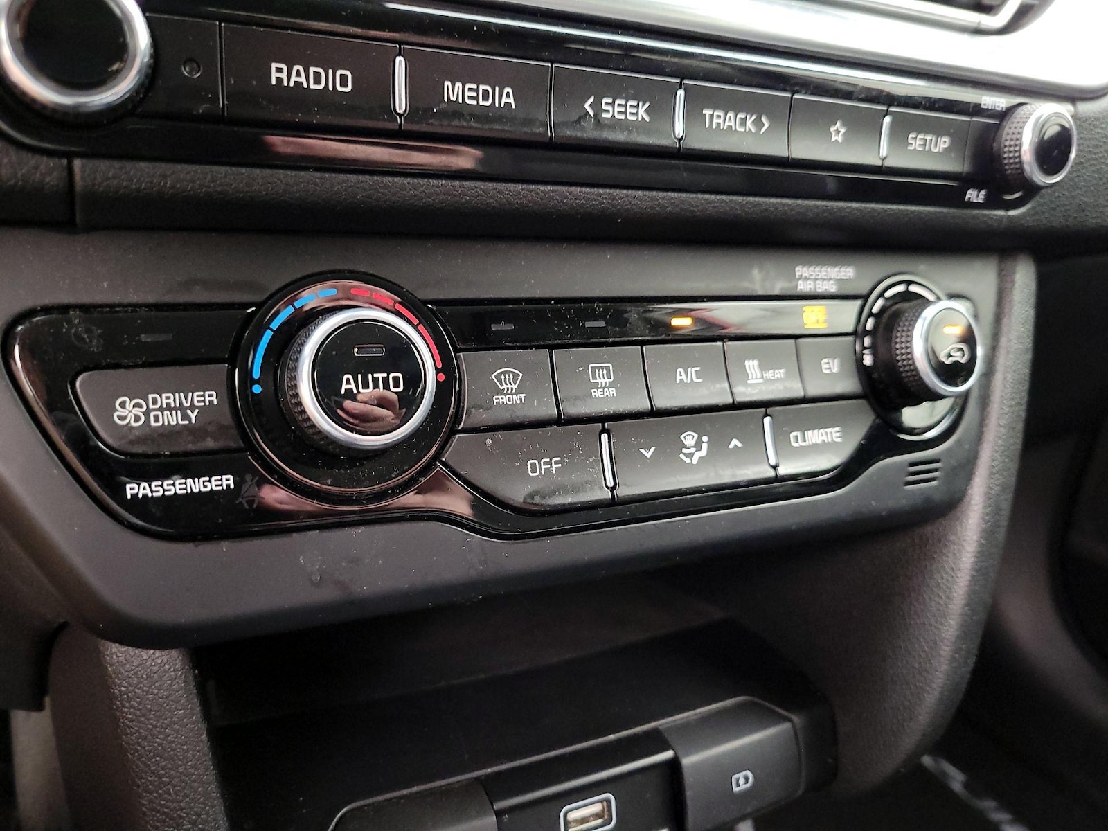 2020 Kia Niro EX - Photo 17