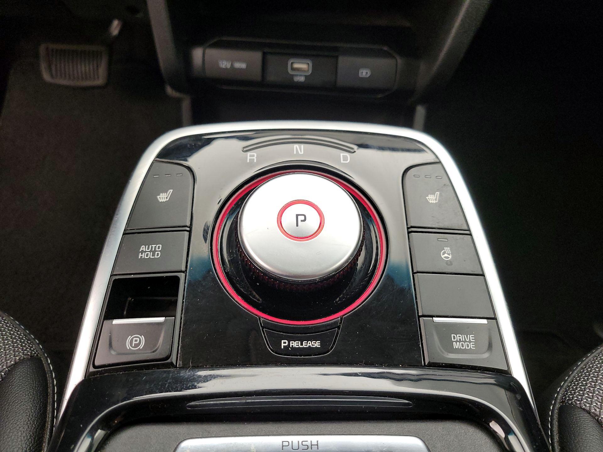 Thumbnail: 2020 Kia Niro - 17