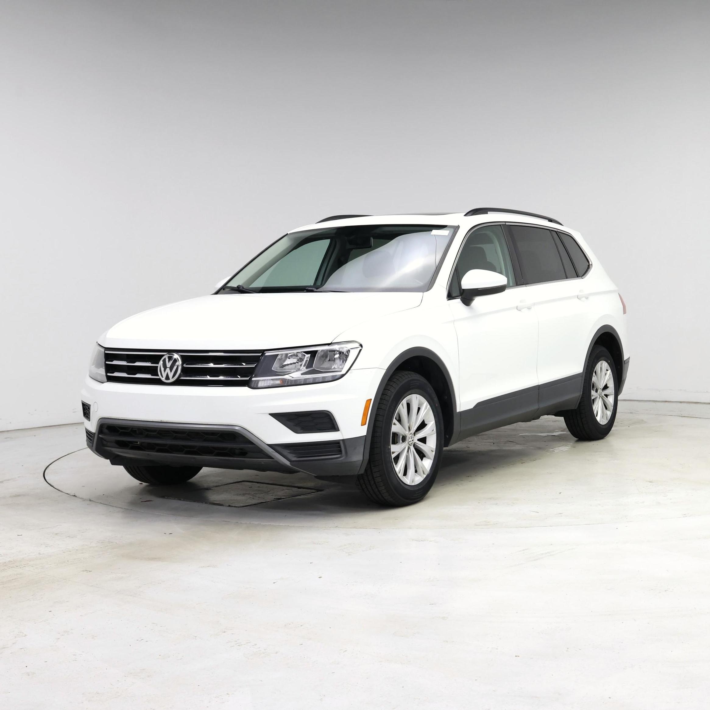 Thumbnail: 2019 Volkswagen Tiguan - 4