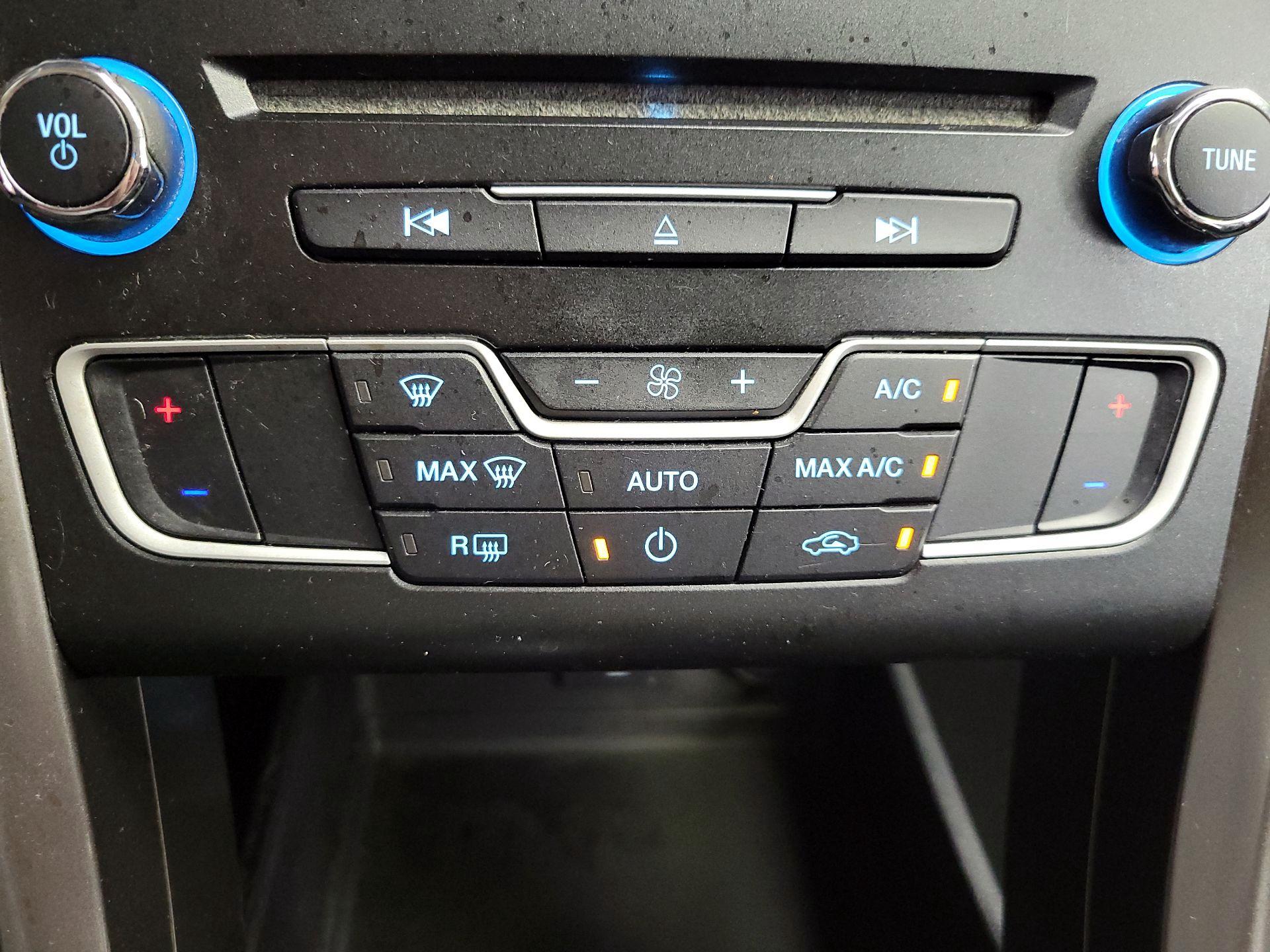 Thumbnail: 2018 Ford Fusion - 16