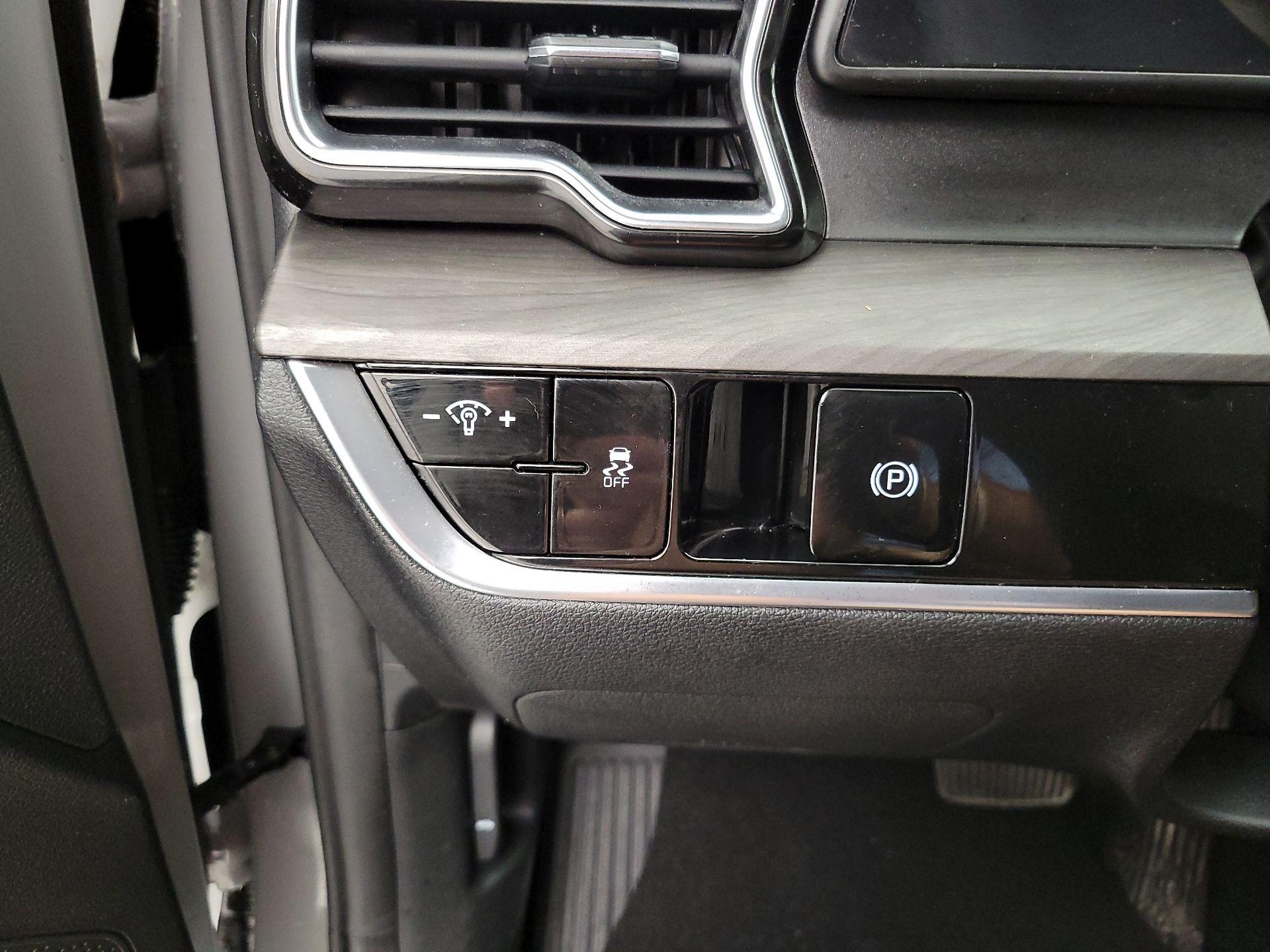 Thumbnail: 2024 Kia Sportage - 13