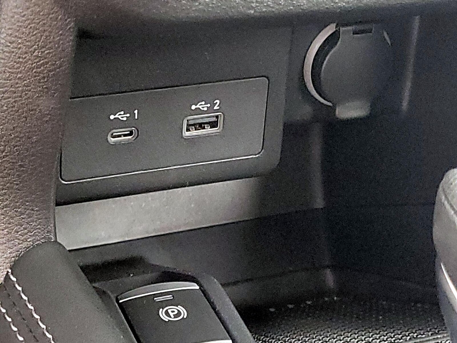2023 Nissan Kicks SR - Photo 19