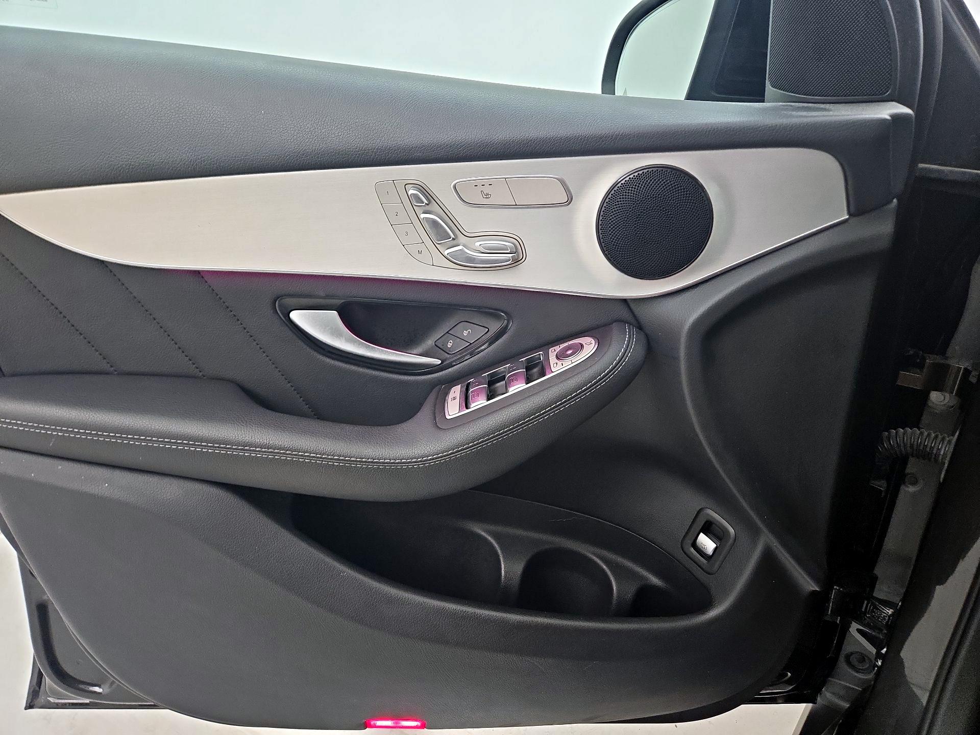 Thumbnail: 2022 Mercedes-Benz GLC - 12