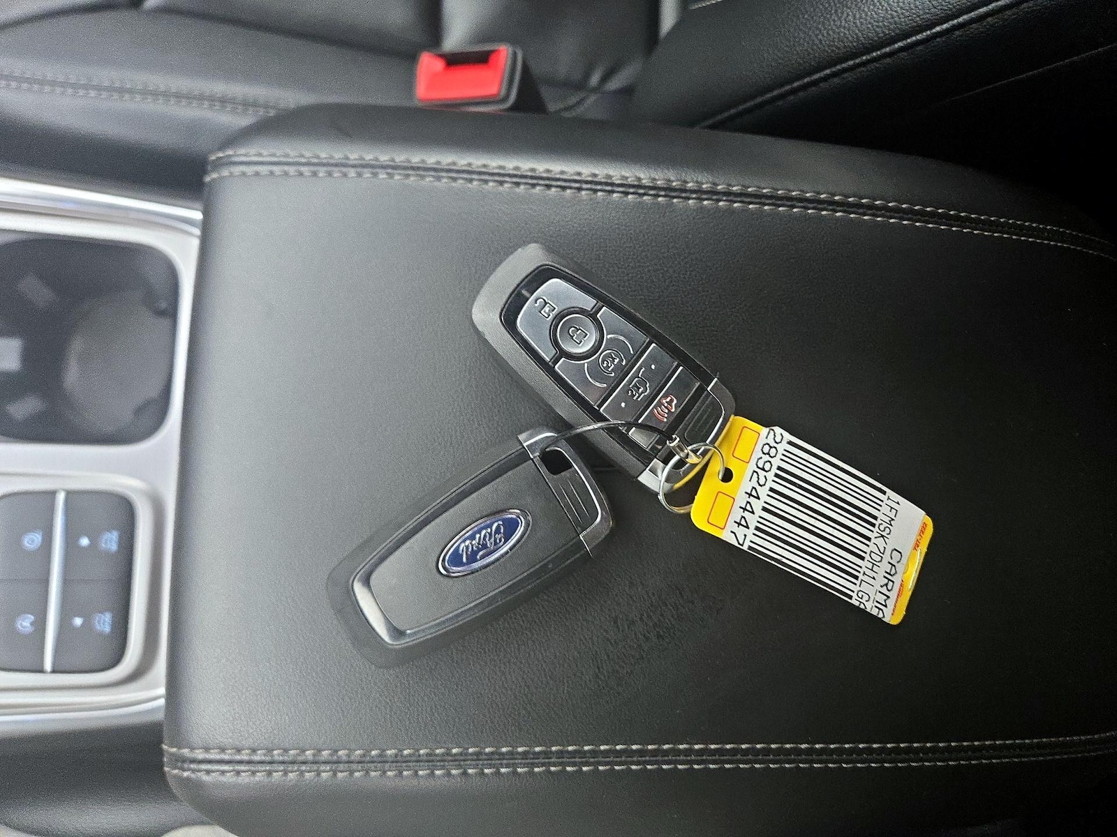 2020 Ford Explorer XLT - Photo 26
