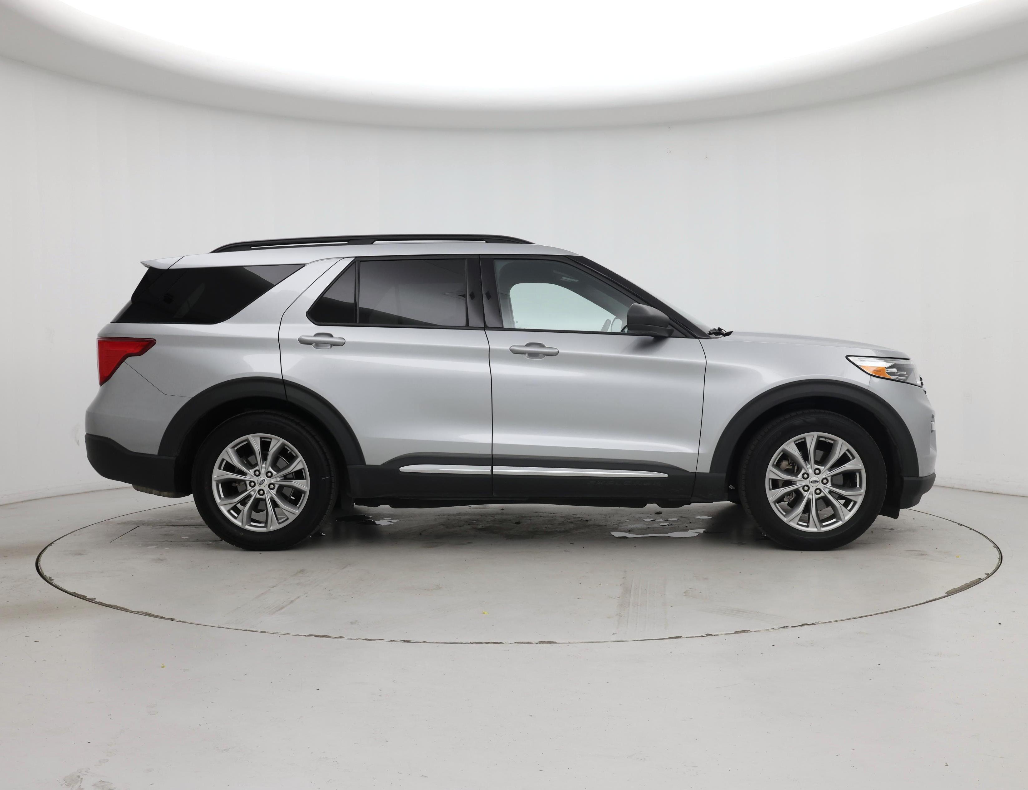 Thumbnail: 2020 Ford Explorer - 7