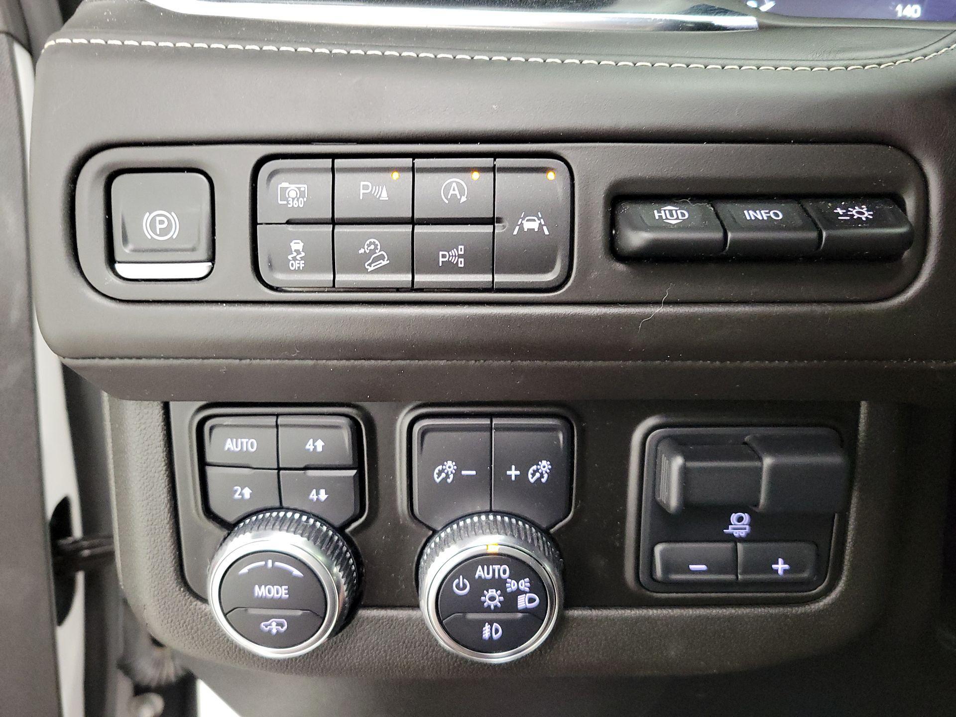 Thumbnail: 2023 GMC Yukon XL - 13