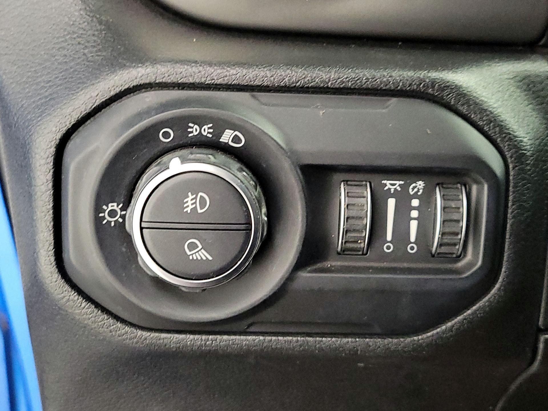 Thumbnail: 2021 Jeep Gladiator - 13