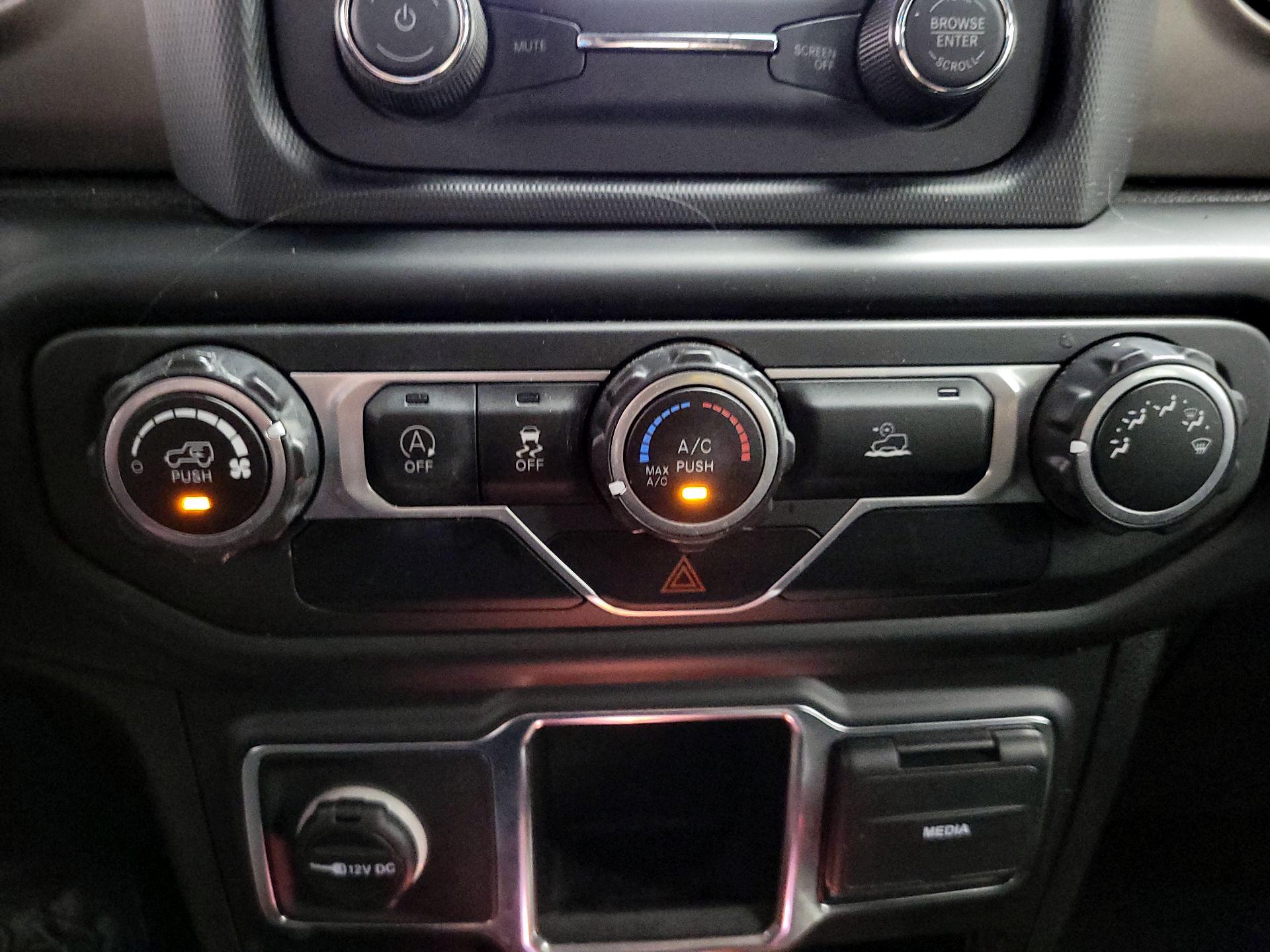 Thumbnail: 2021 Jeep Gladiator - 16