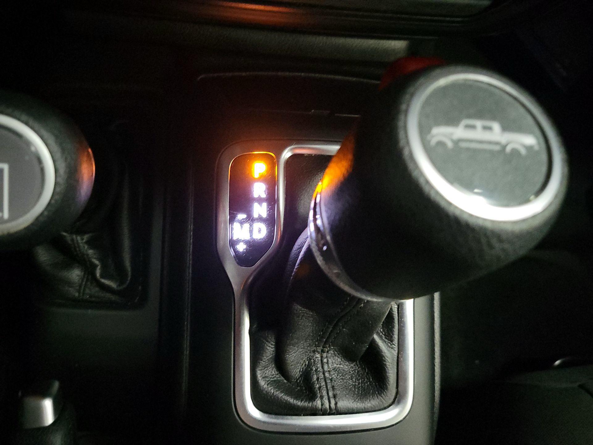Thumbnail: 2021 Jeep Gladiator - 17
