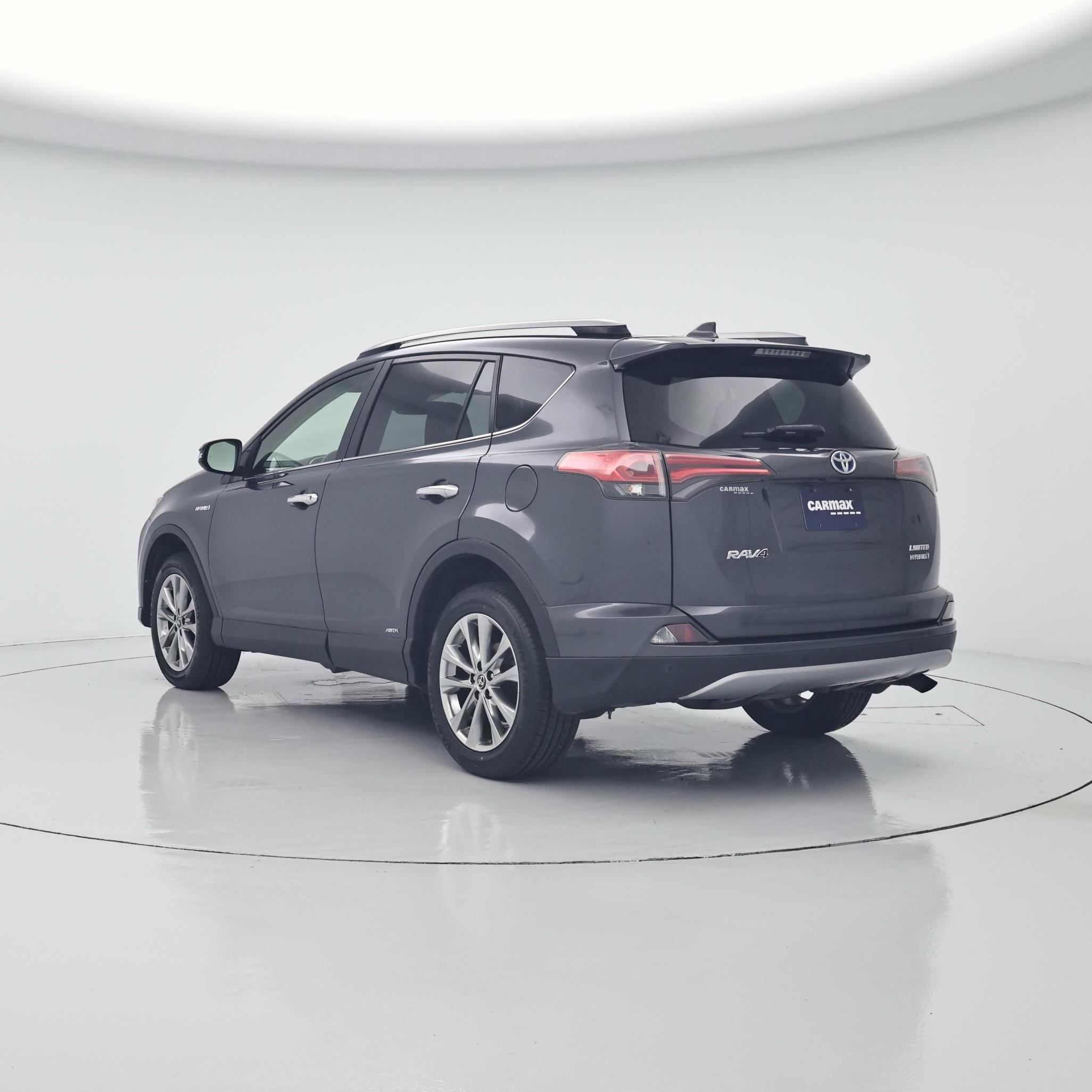 Thumbnail: 2017 Toyota RAV4 - 2