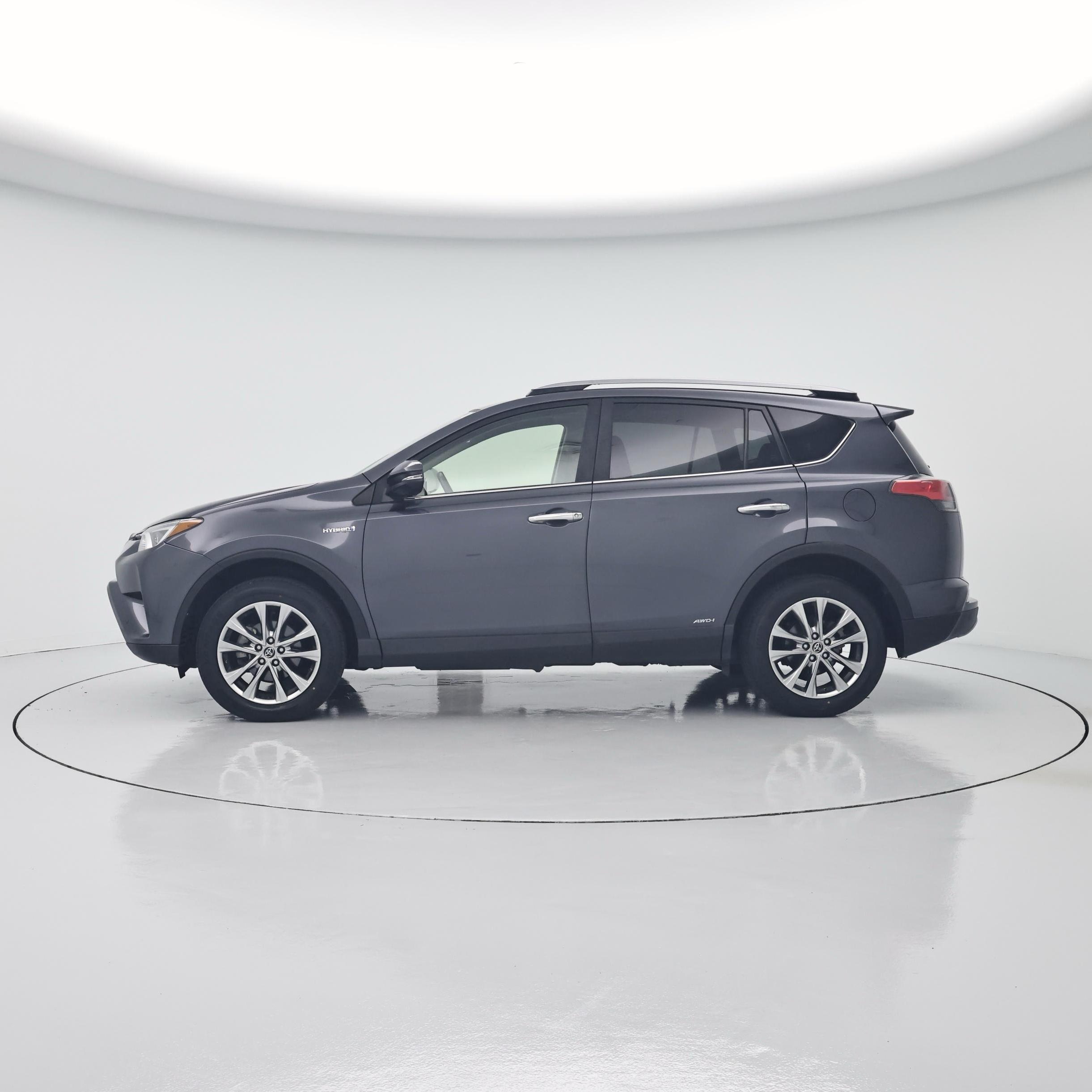 Thumbnail: 2017 Toyota RAV4 - 3