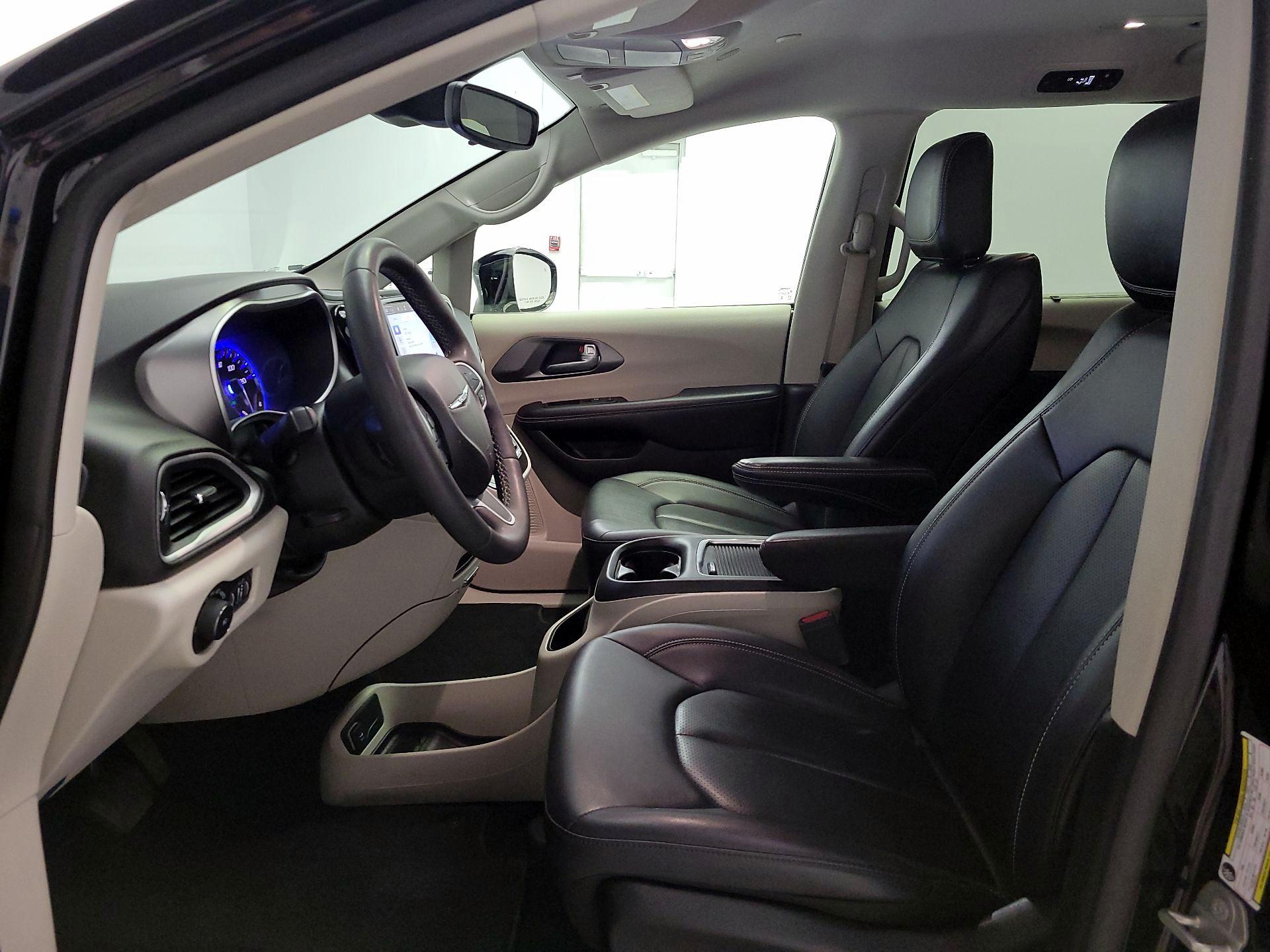 Thumbnail: 2024 Chrysler Pacifica - 11