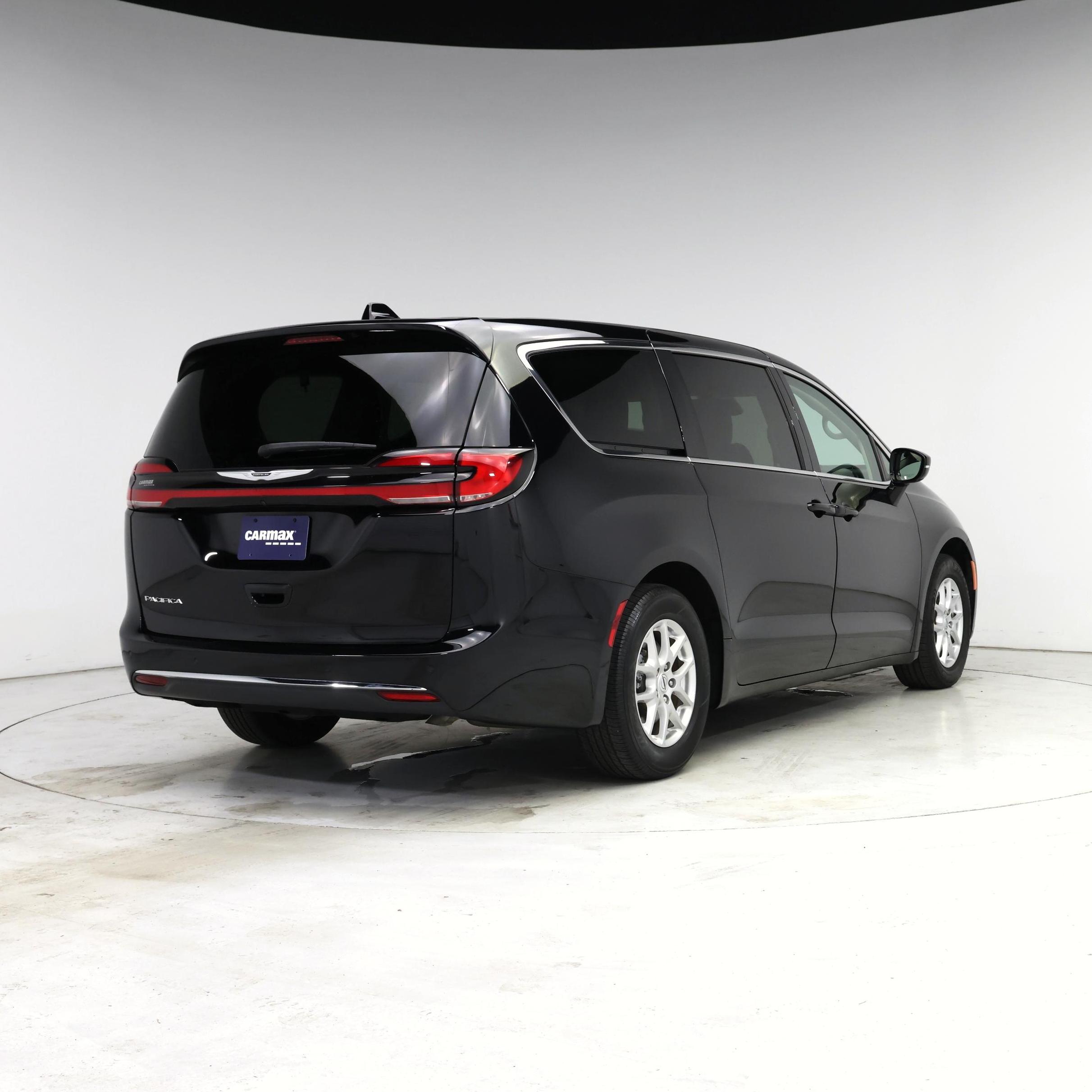 Thumbnail: 2024 Chrysler Pacifica - 8