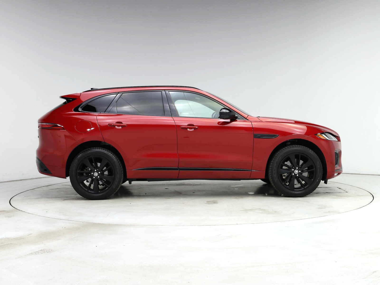 2026 Jaguar F-Pace R-Dynamic S - Photo 8