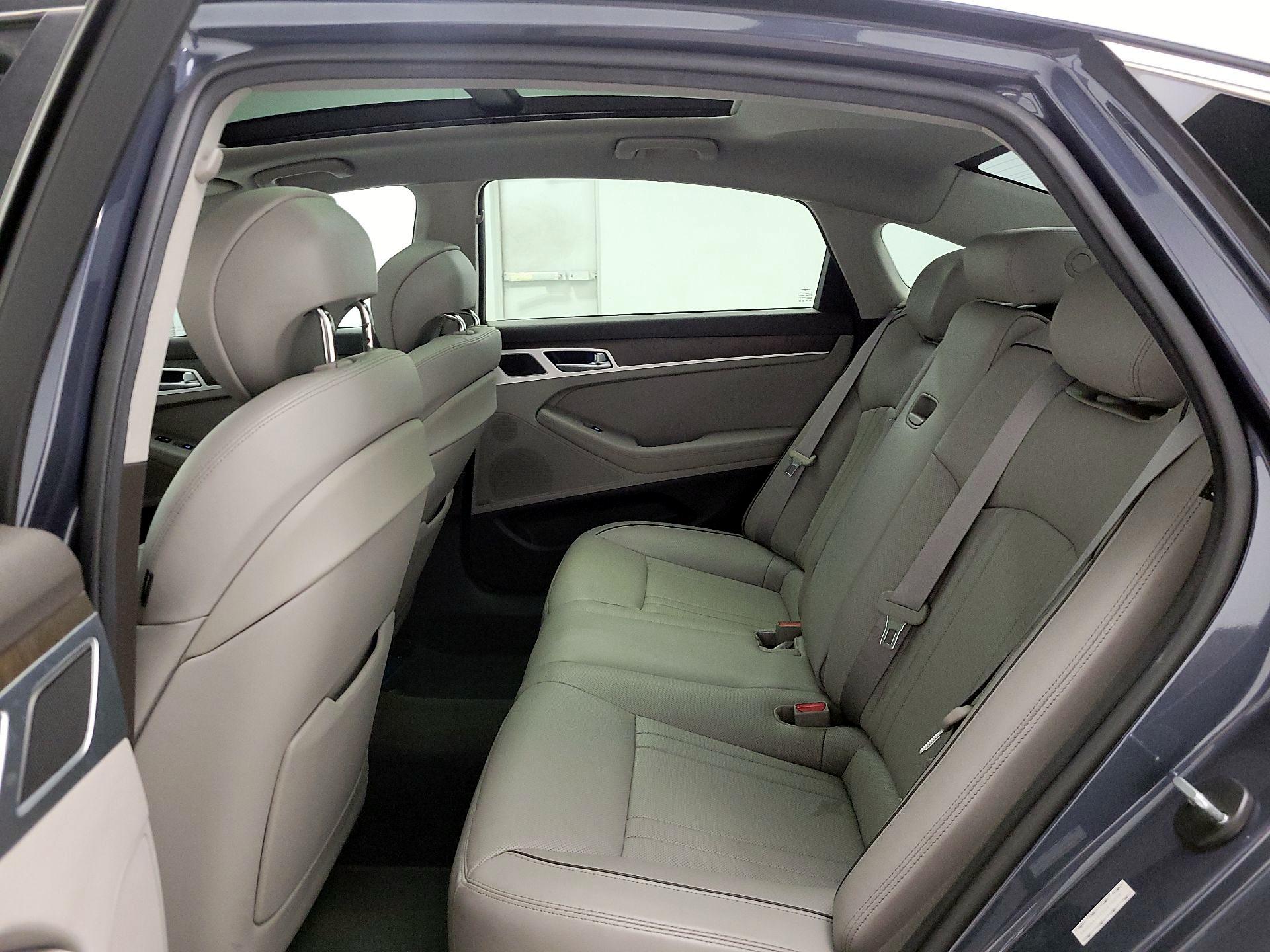 Thumbnail: 2017 Genesis G80 - 20