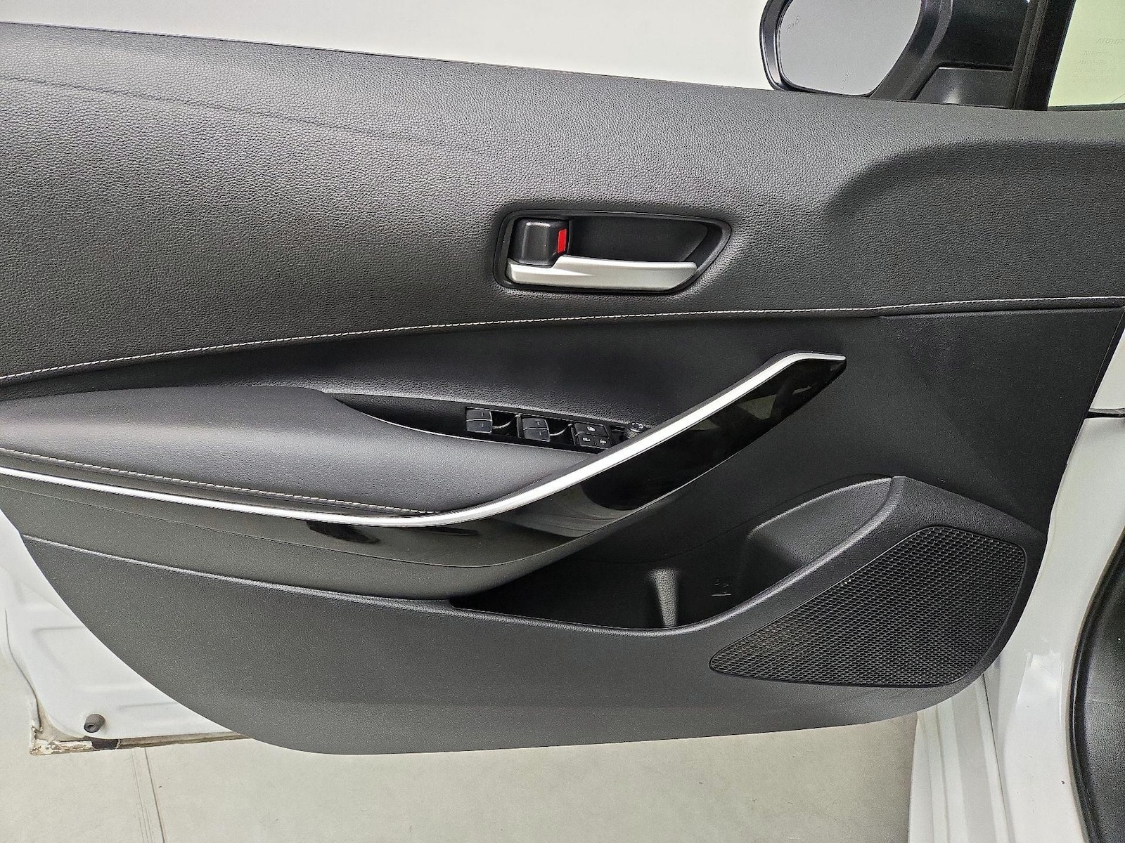 2025 Toyota Corolla Hatchback XSE - Photo 13