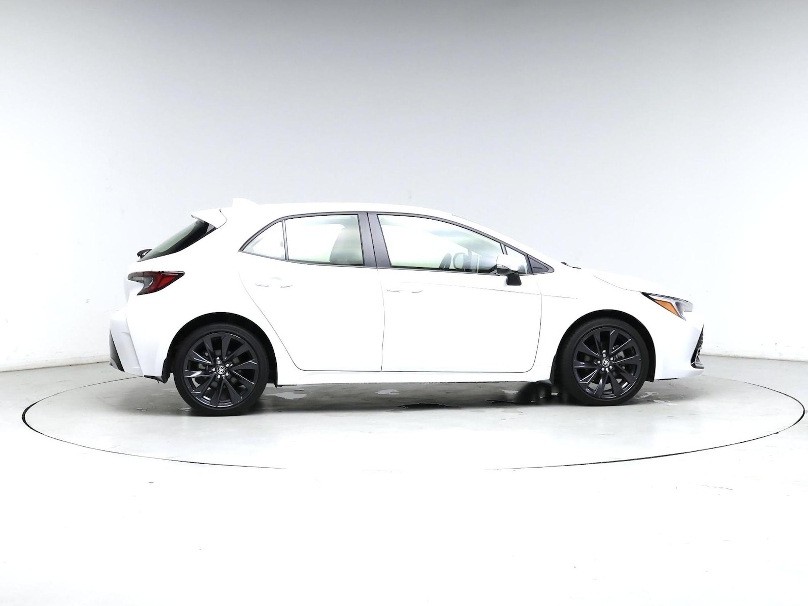 2025 Toyota Corolla Hatchback XSE - Photo 8