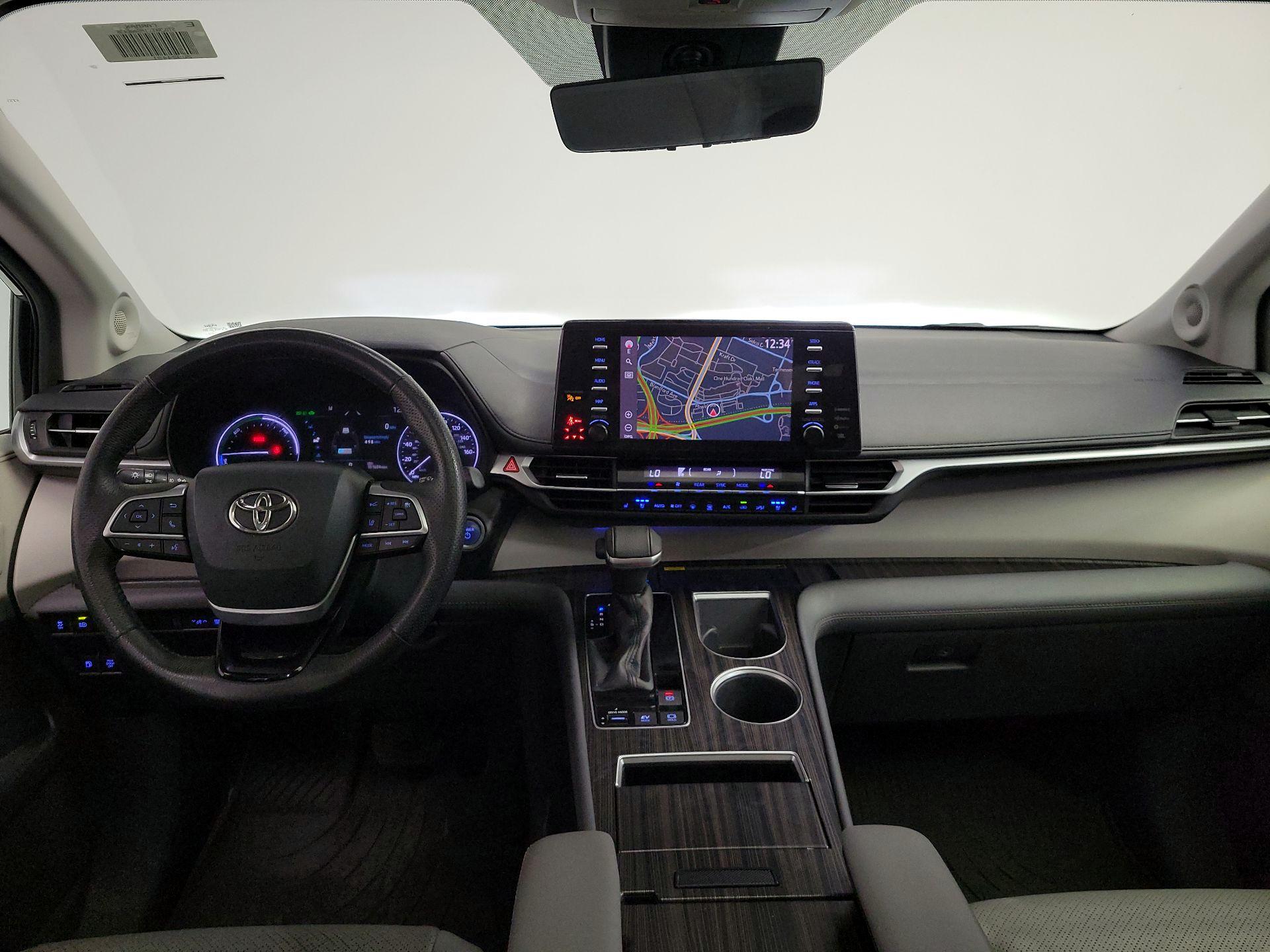 Thumbnail: 2021 Toyota Sienna - 9