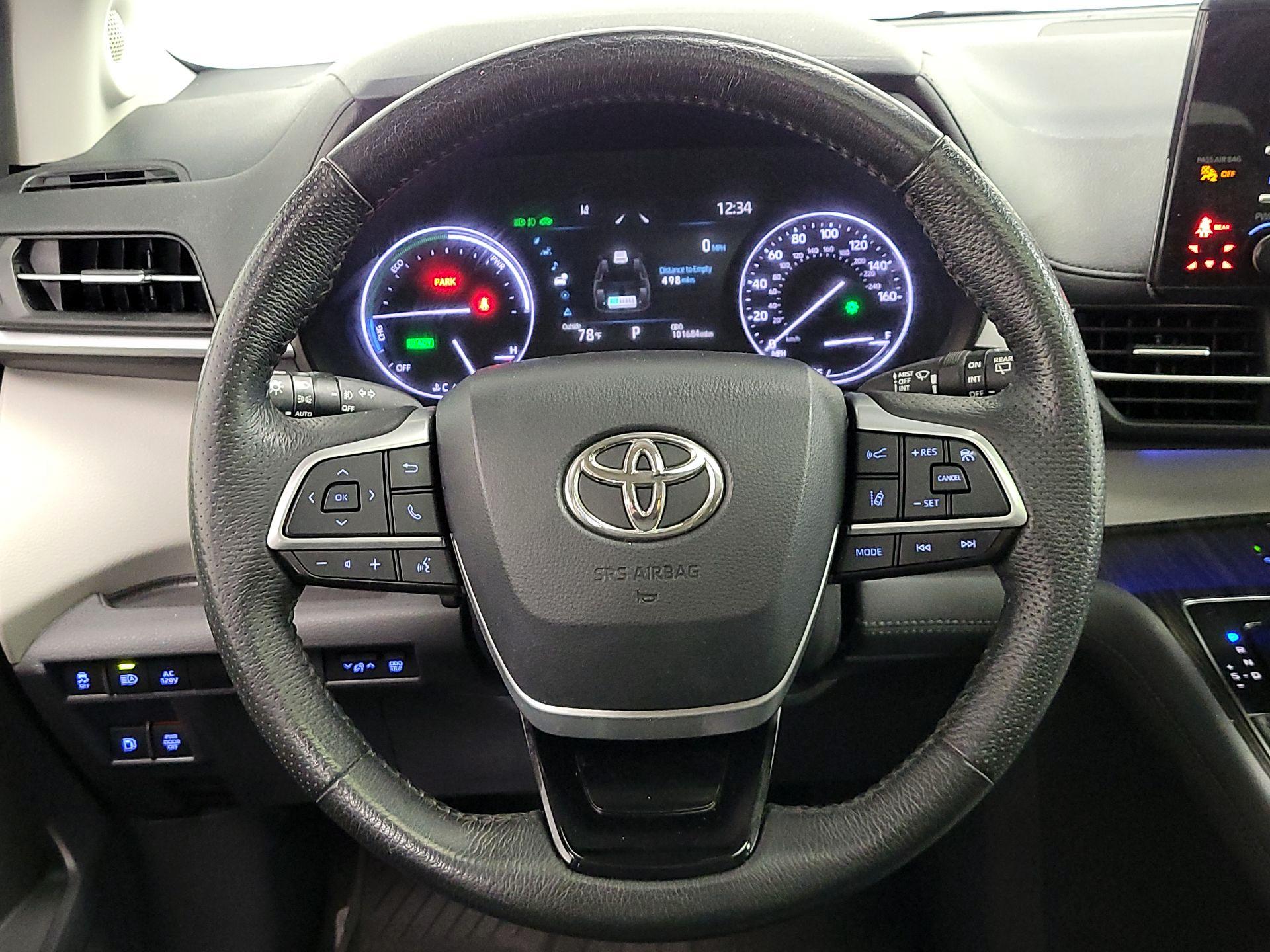 Thumbnail: 2021 Toyota Sienna - 10