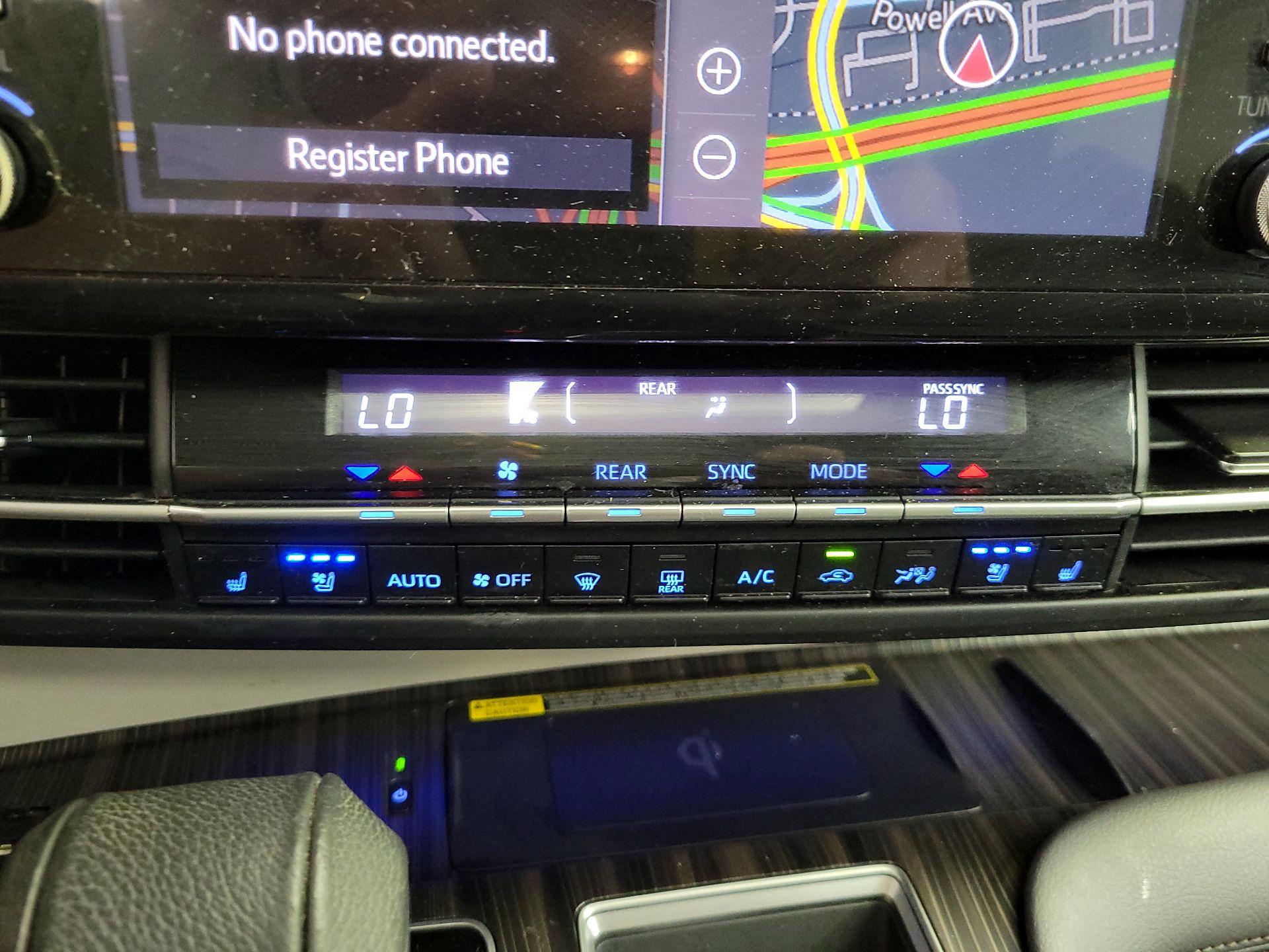 Thumbnail: 2021 Toyota Sienna - 17