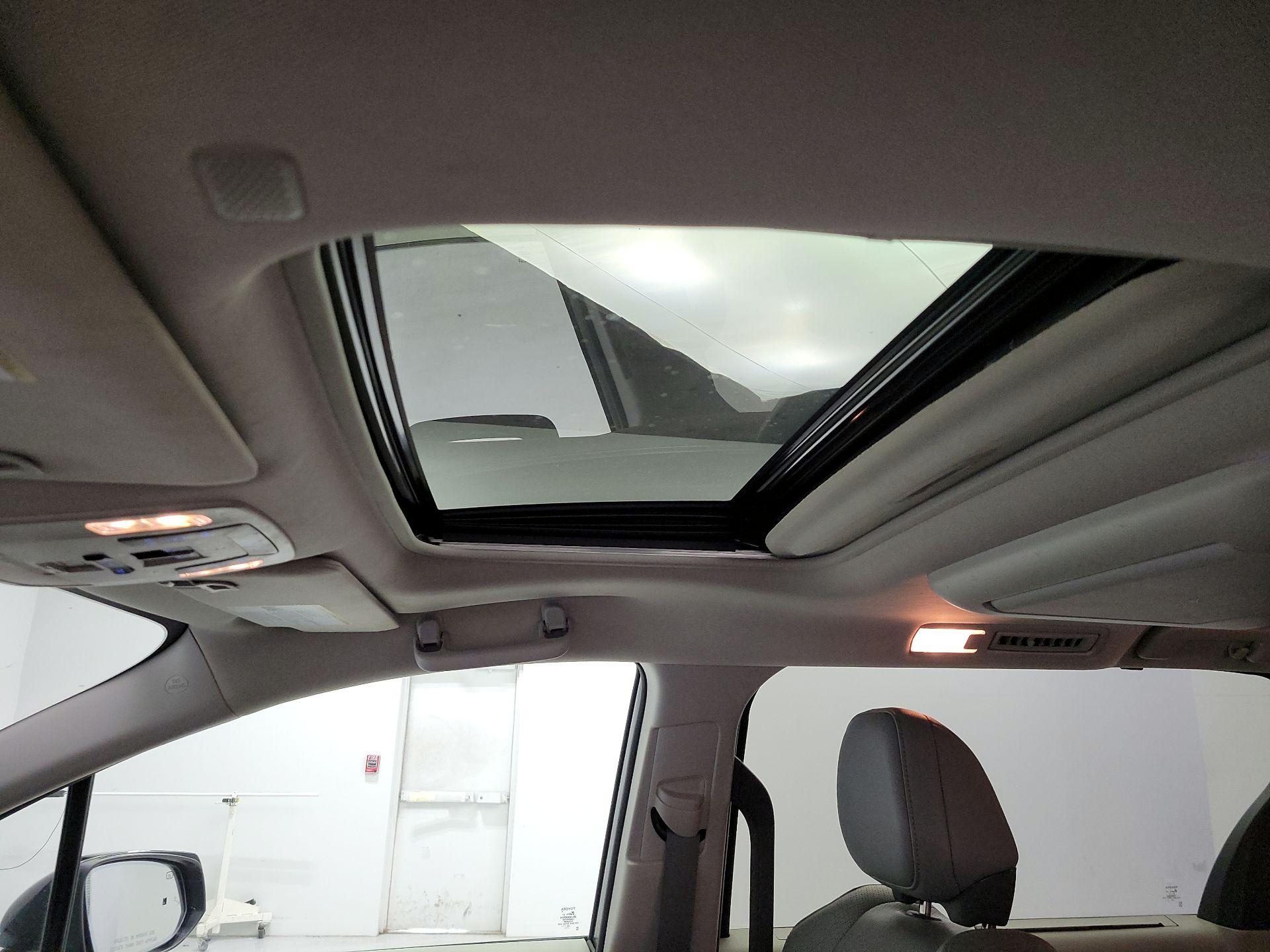 Thumbnail: 2021 Toyota Sienna - 20