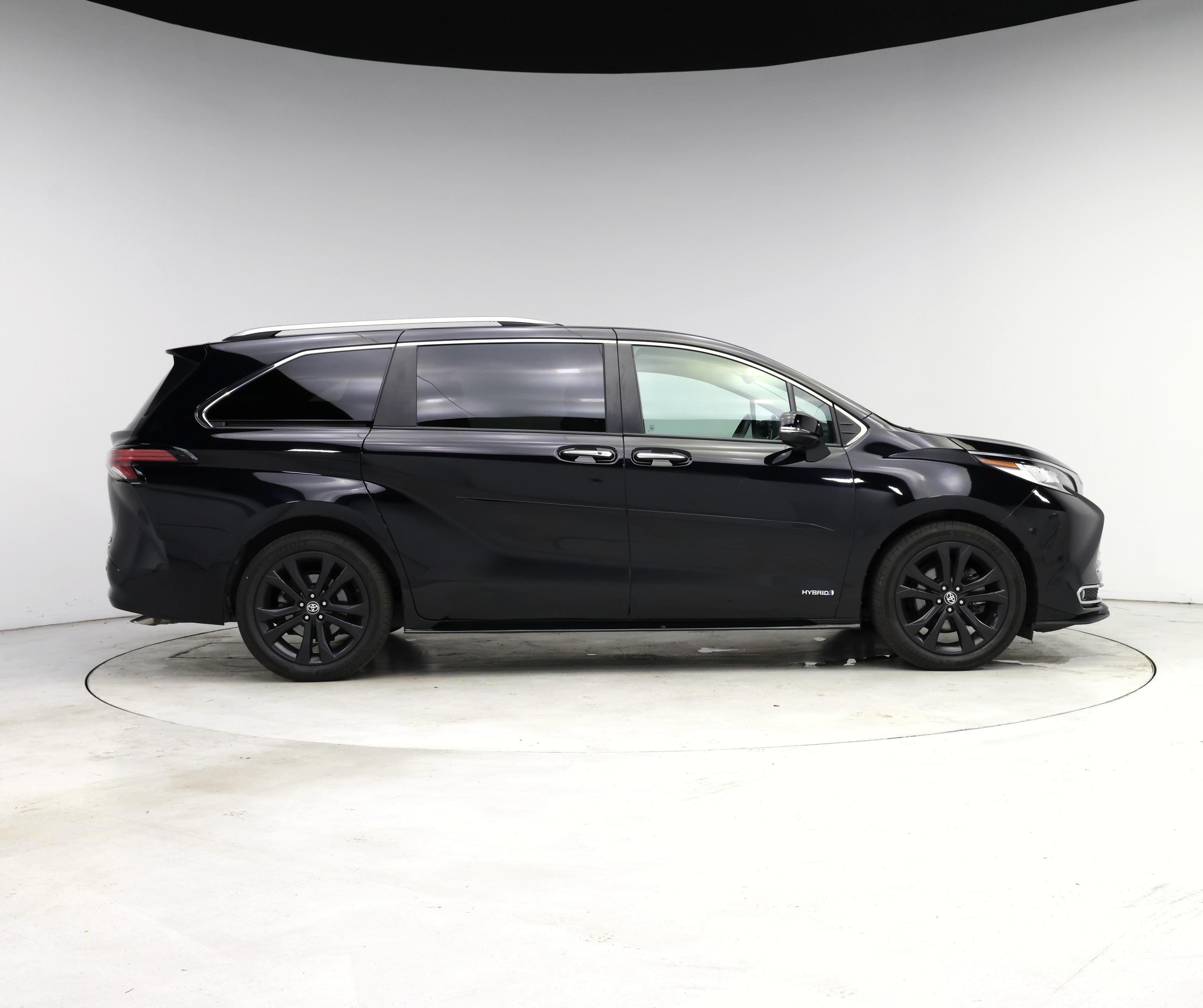 Thumbnail: 2021 Toyota Sienna - 7
