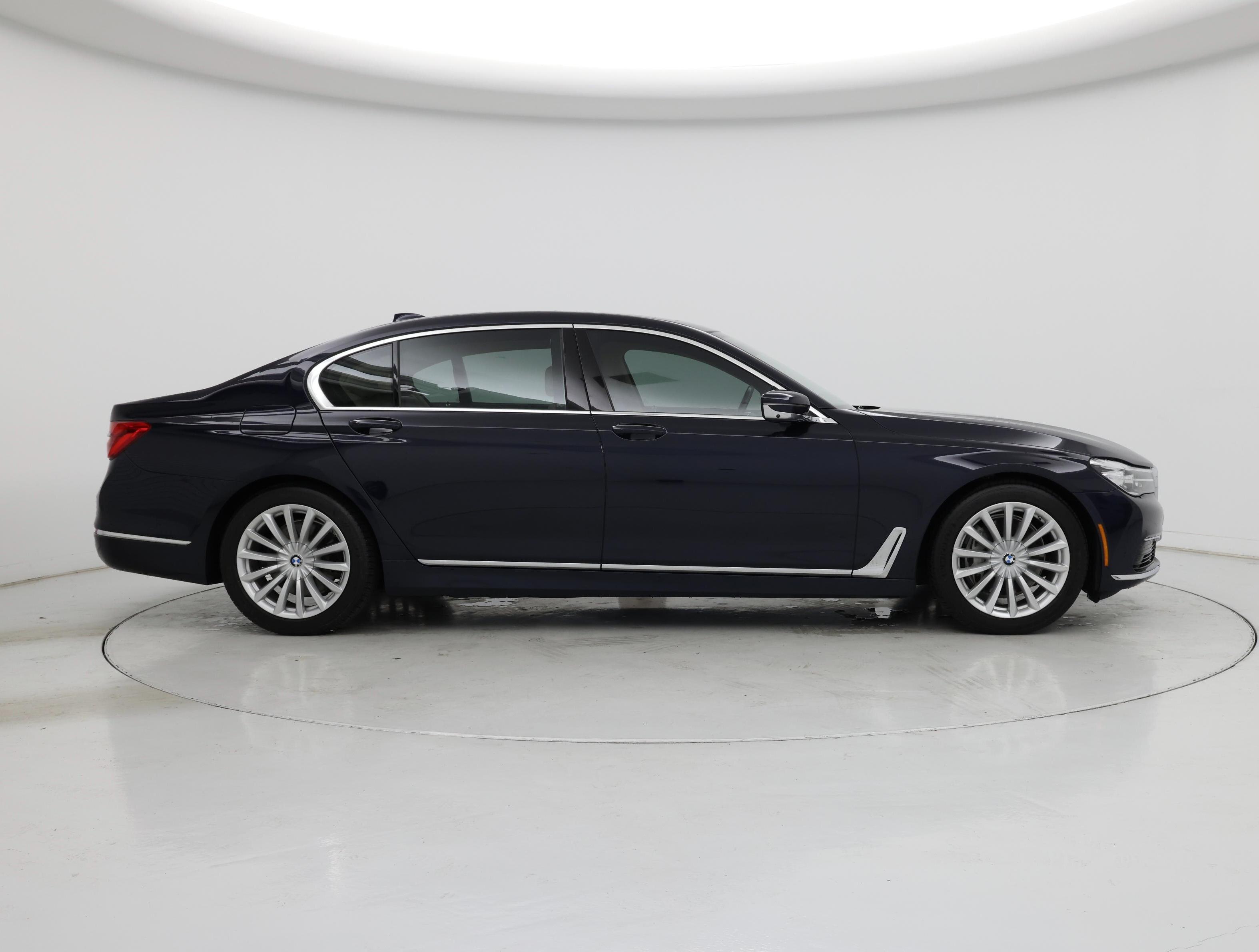 Thumbnail: 2019 BMW 7 Series - 7
