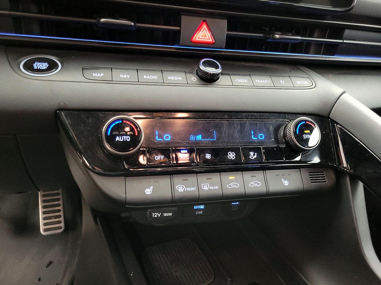 2025 Hyundai Elantra N - Photo 18