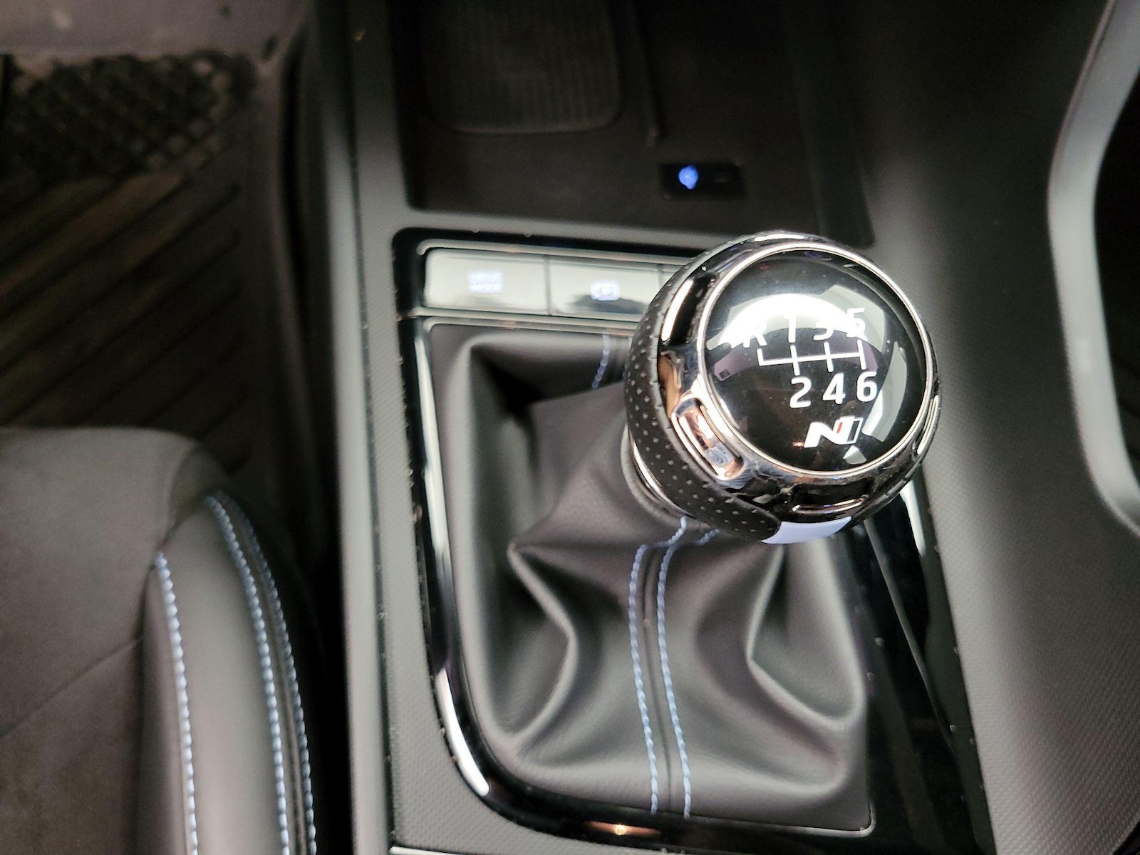 2025 Hyundai Elantra N - Photo 19