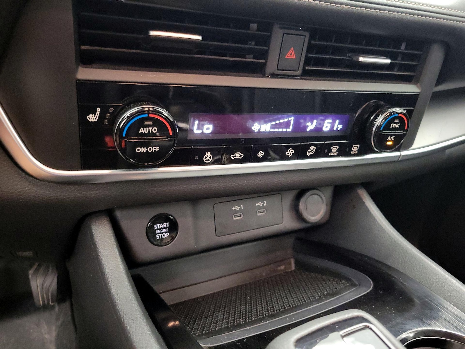 2024 Nissan Rogue SV - Photo 17
